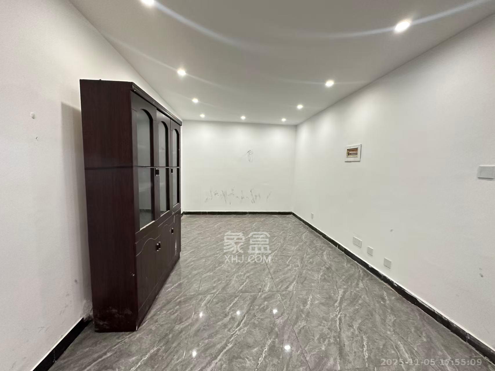 高桥现代商贸城 4室2厅2卫 4500.0元/月 高桥现代商贸城 4室2厅2卫 4500.0元/月室内图