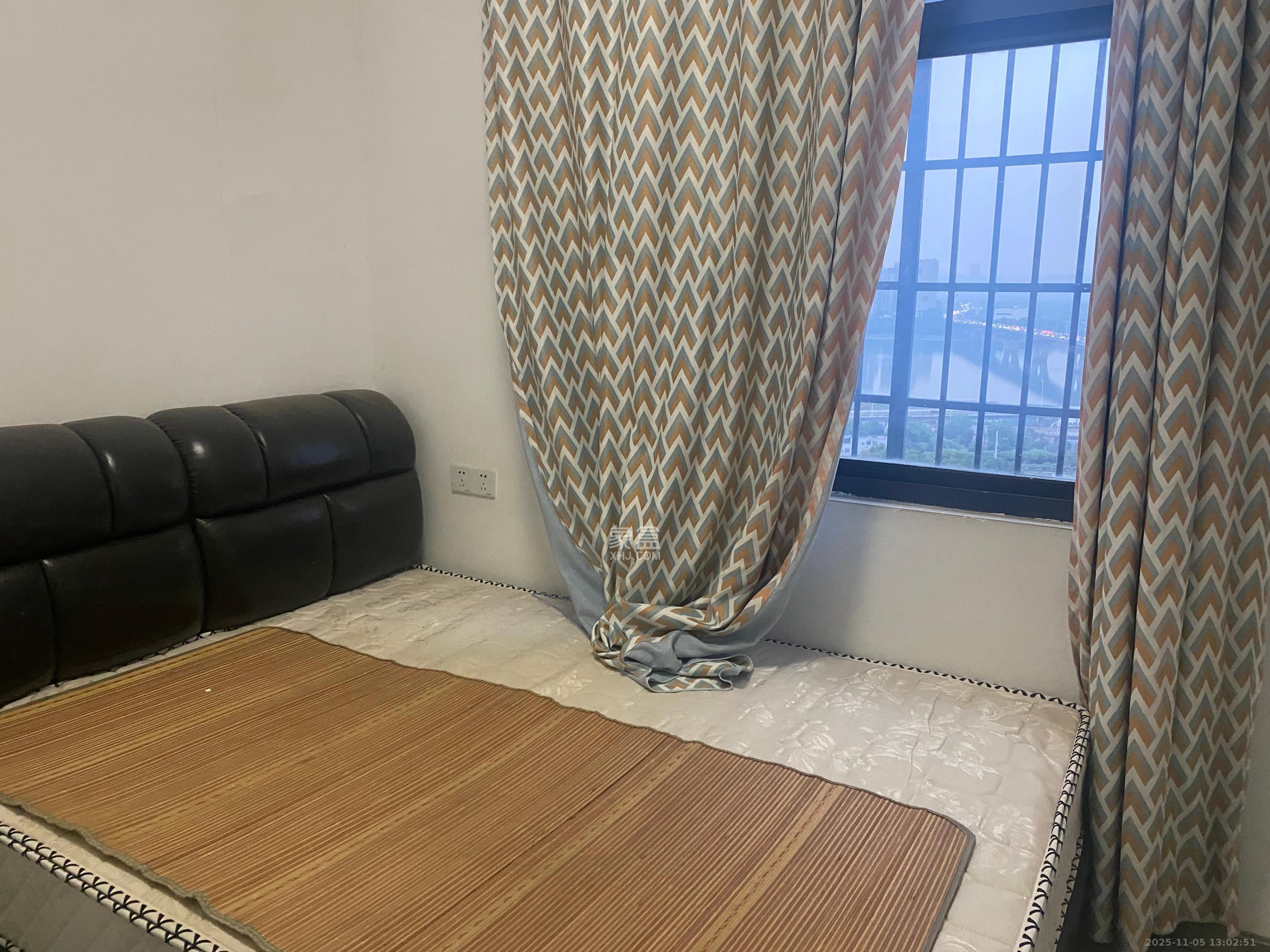 香芙嘉园（广铁湘府嘉园）  3室1厅1卫    2600.0元/月室内图