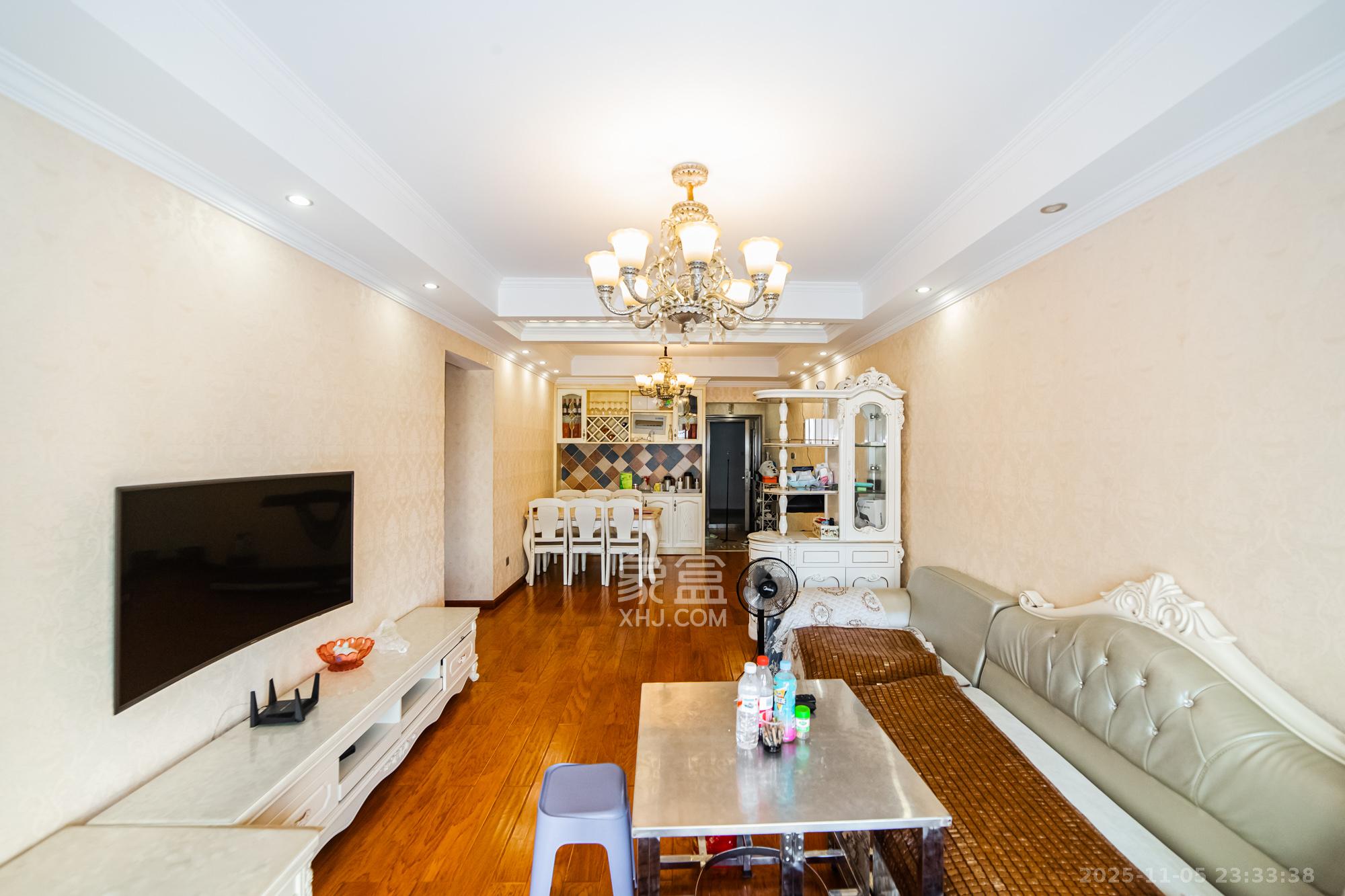 北辰三角洲E3区 3室2厅2卫 145.0万 北辰三角洲E3区 3室2厅2卫 145.0万客厅