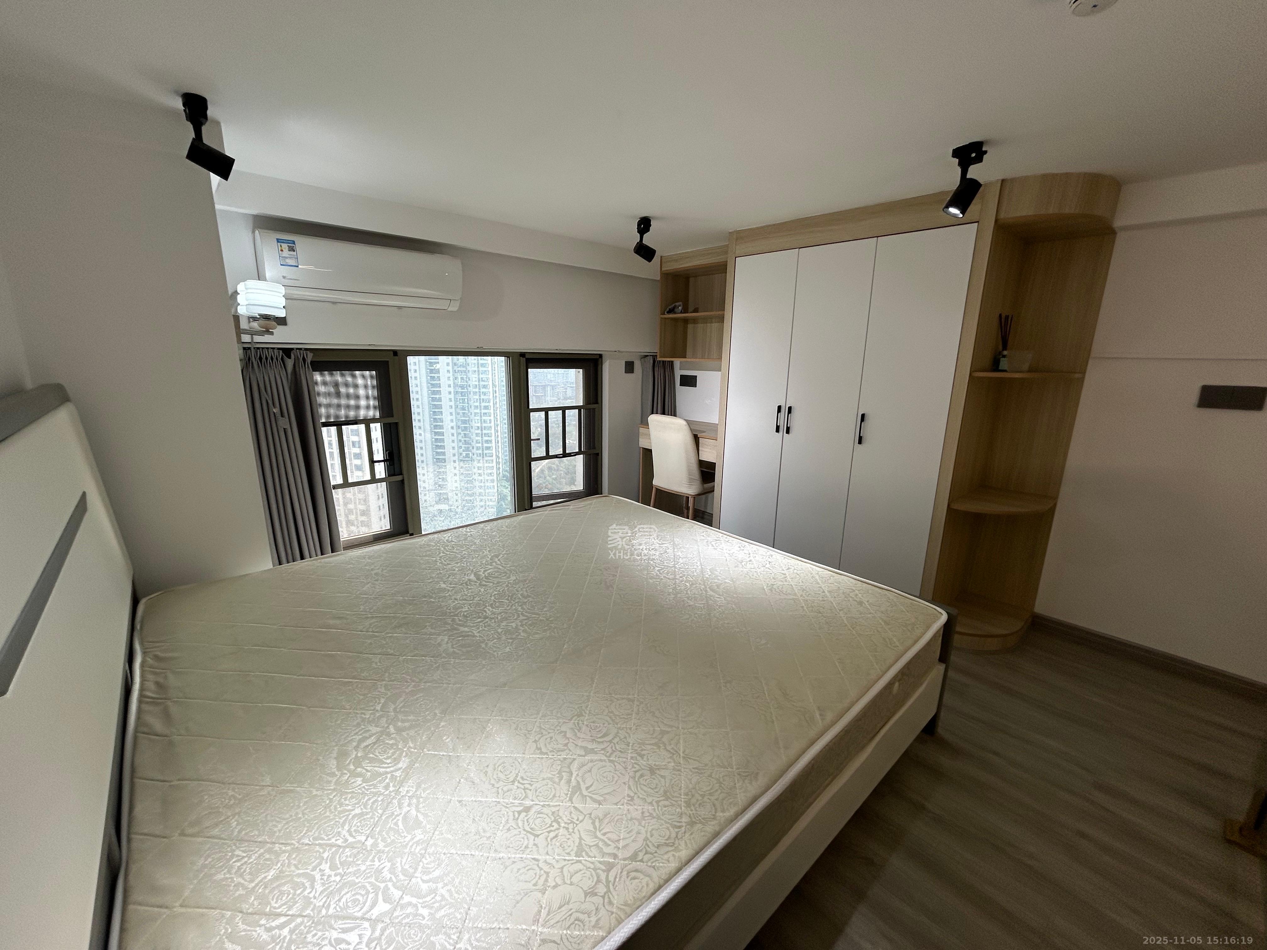 梅溪湖金茂湾  2室1厅1卫    1900.0元/月室内图