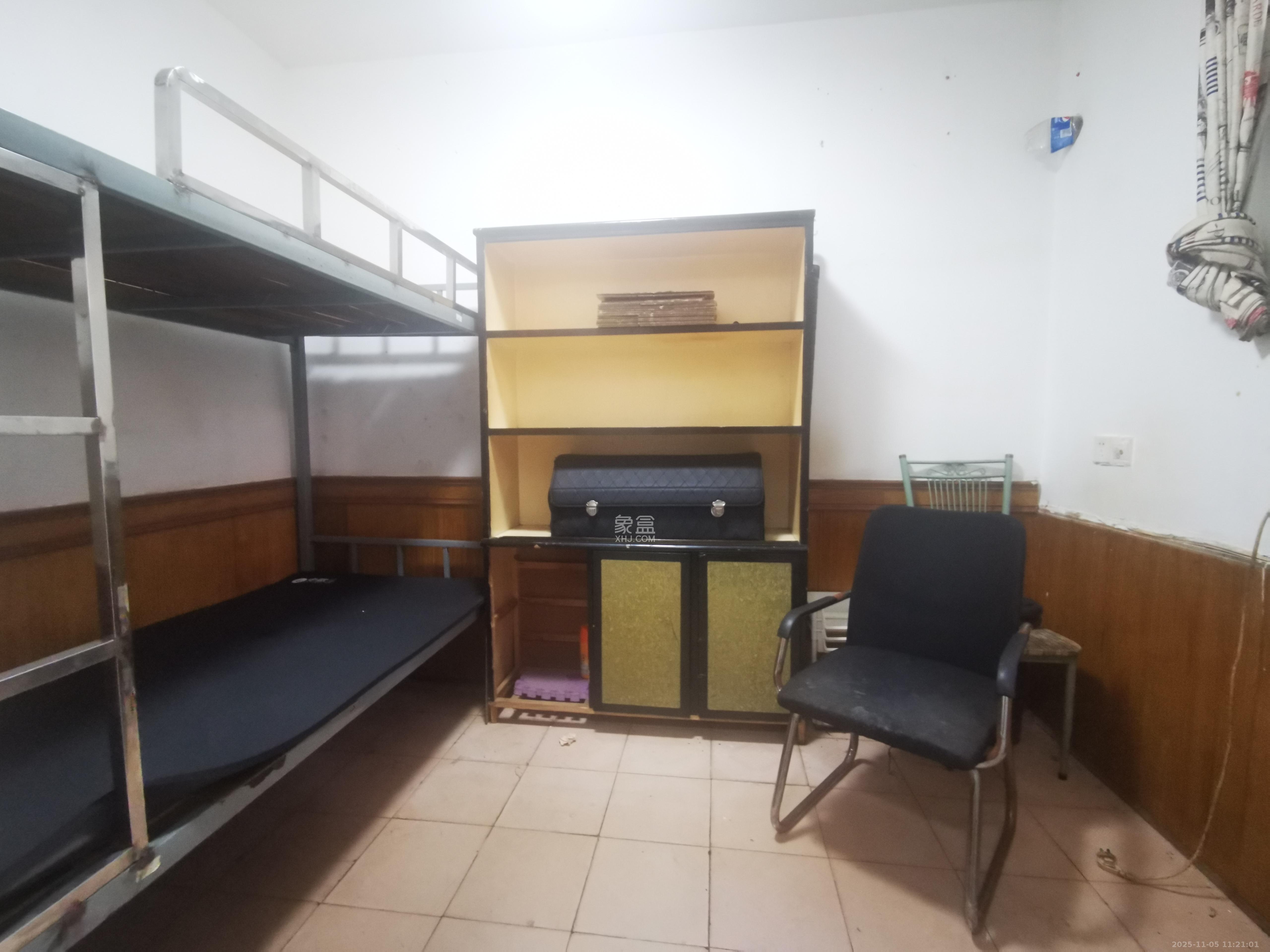 红旗区四片 3室1厅1卫 1600.0元/月 红旗区四片 3室1厅1卫 1600.0元/月室内图