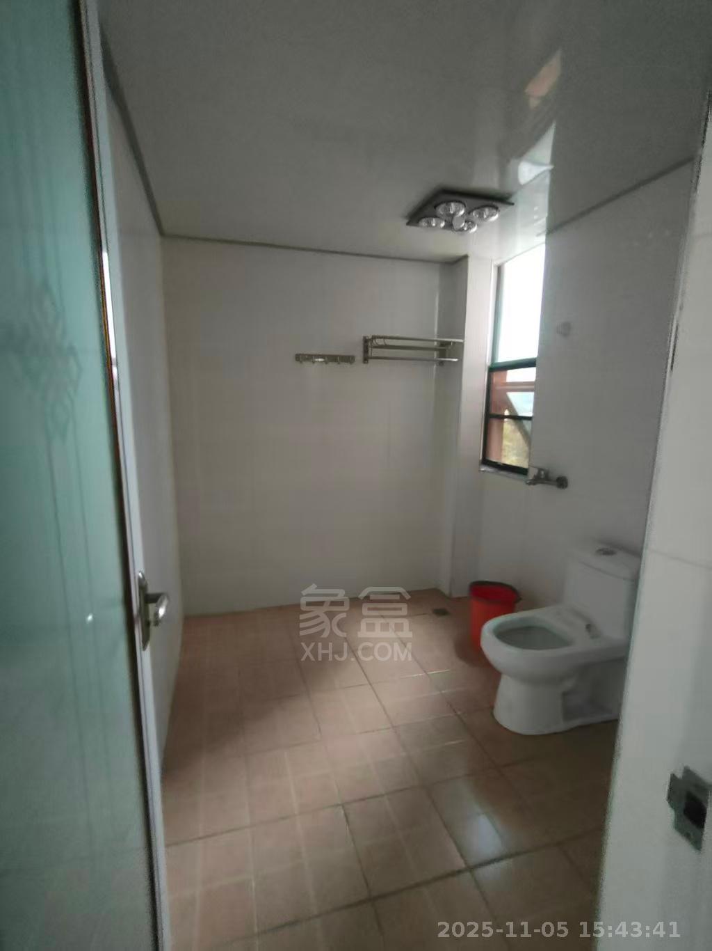 天鹅湖1号  4室2厅2卫    1900.0元/月室内图