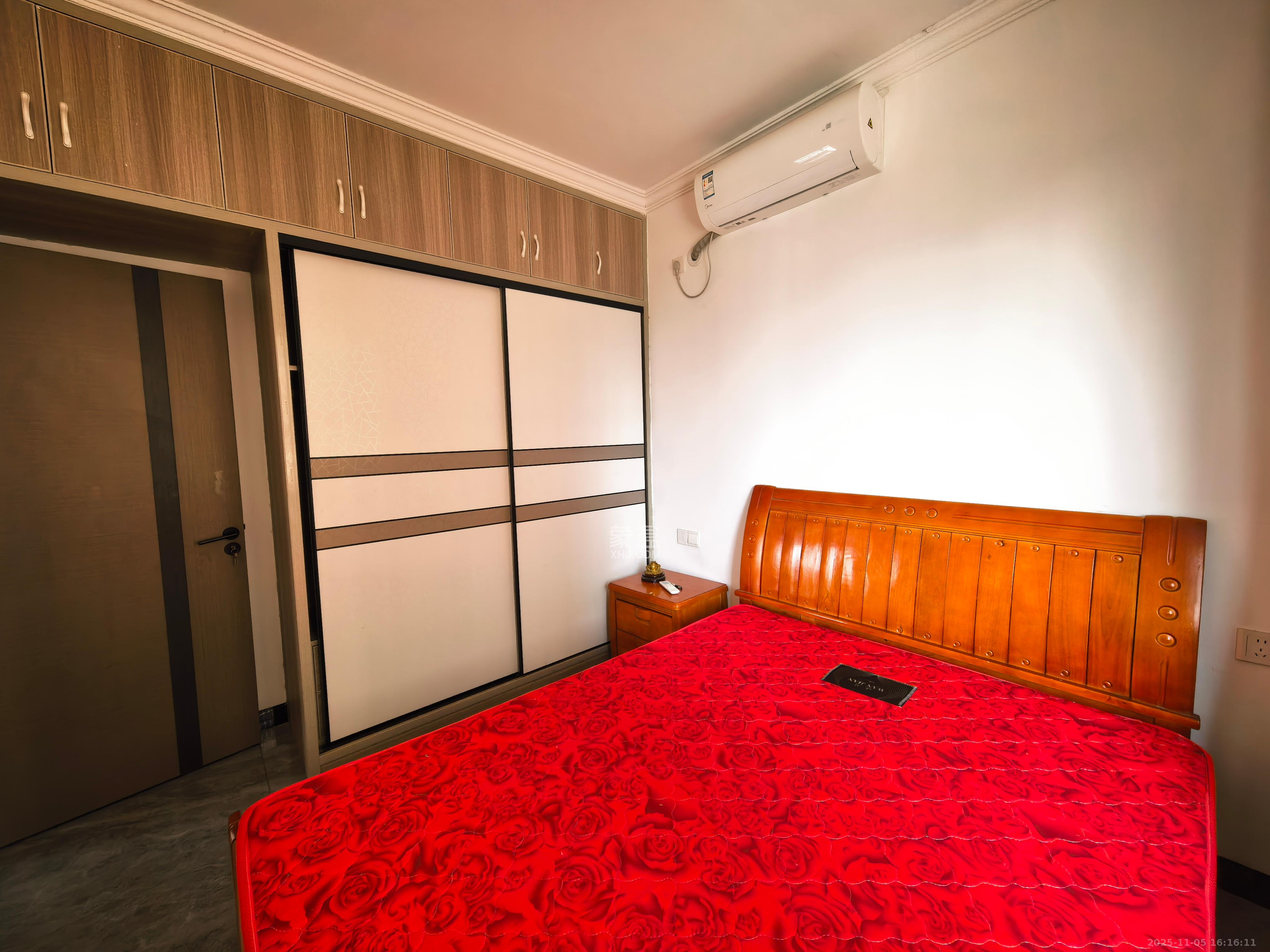 华龙家园(和泰家园) 2室2厅1卫 1500.0元/月 华龙家园(和泰家园) 2室2厅1卫 1500.0元/月室内图