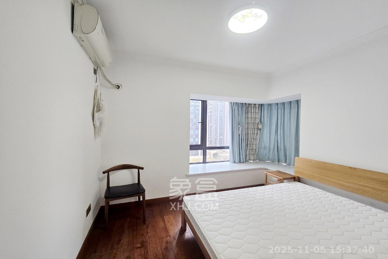 明昇壹城（明昇时代广场）一期  3室2厅2卫    3900.0元/月室内图