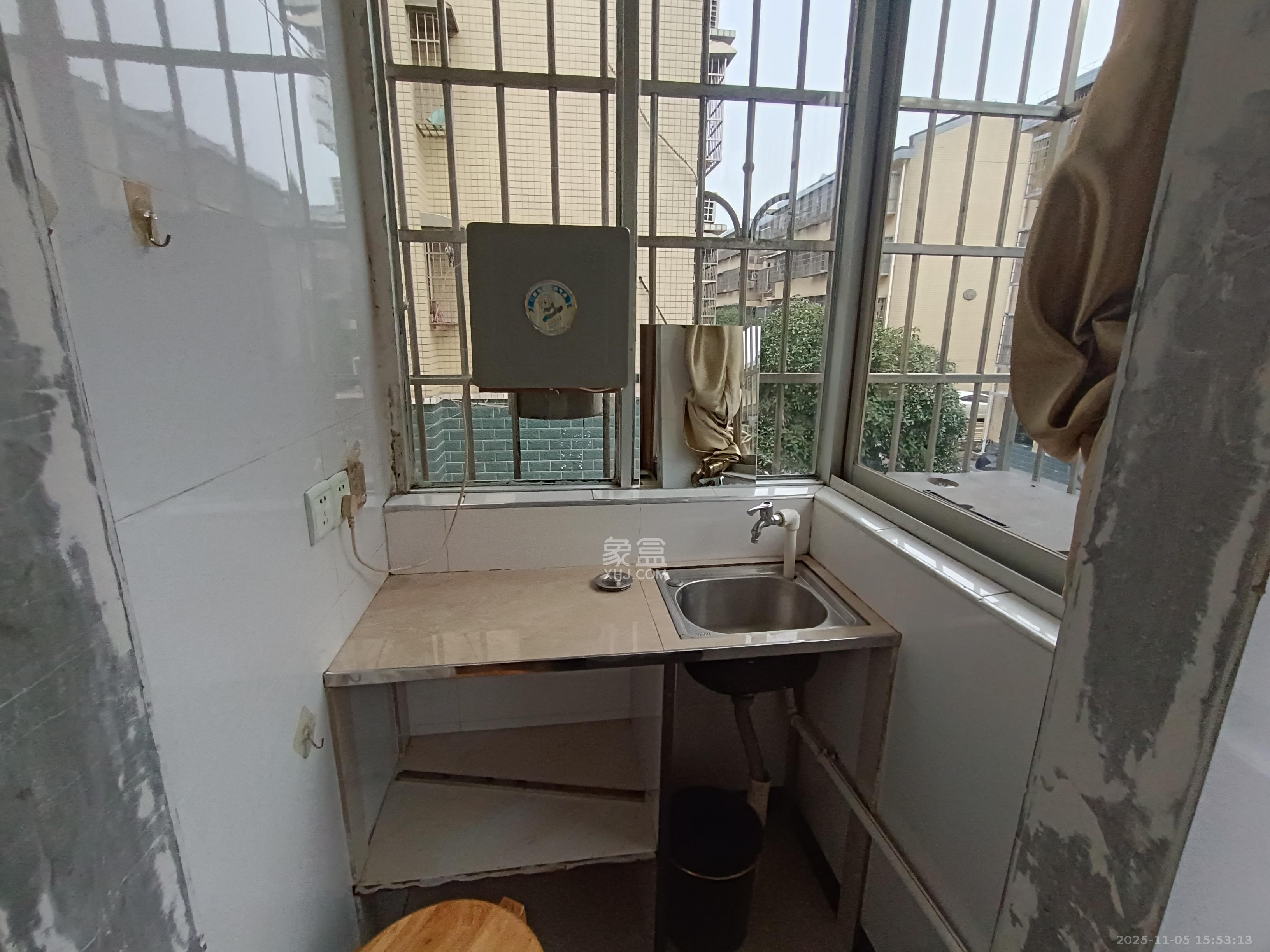 府后路安置小区（道坡小区）  1室1厅1卫    800.0元/月室内图