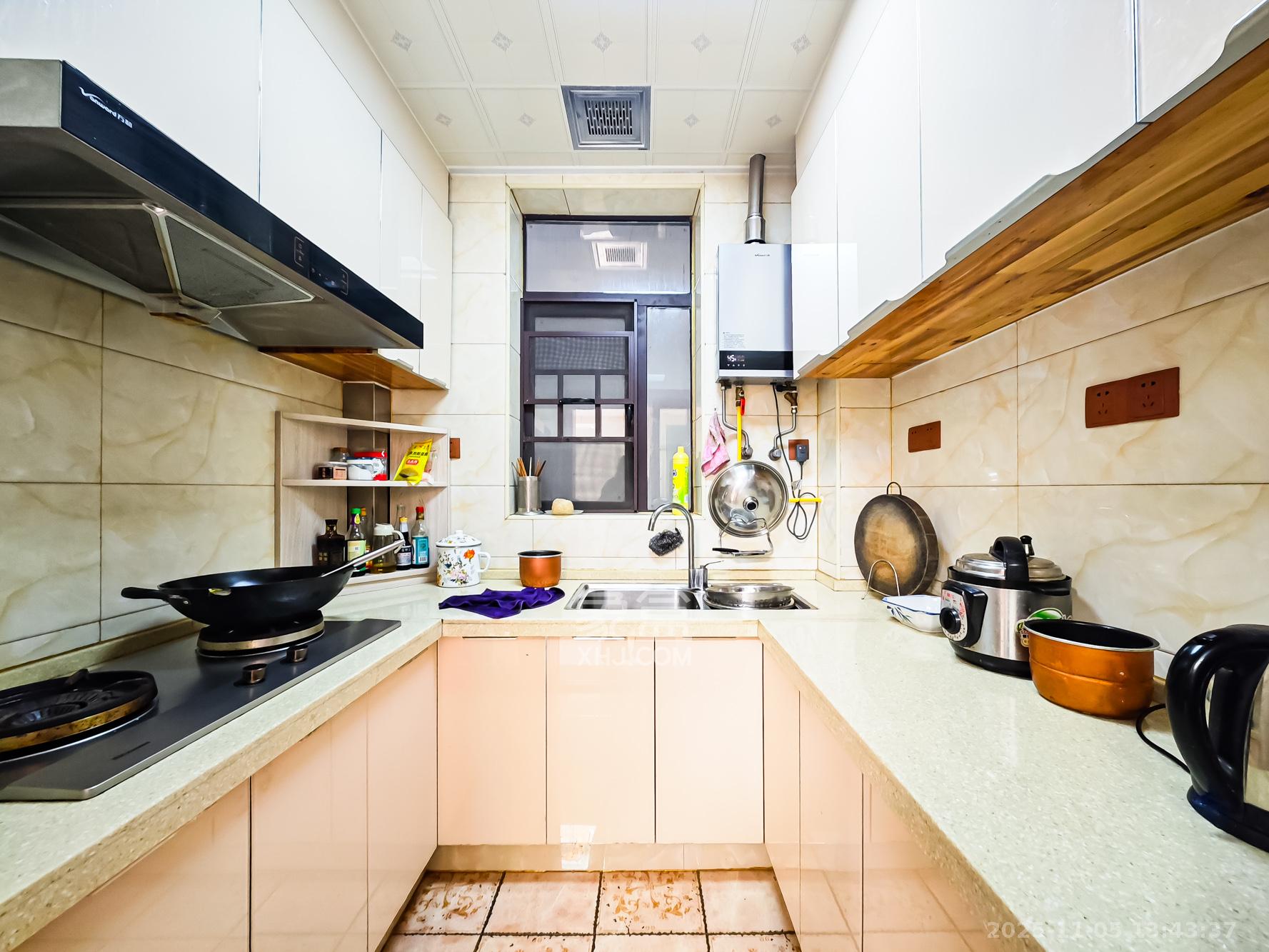 绿地海外滩一期 3室2厅1卫 68.0万 绿地海外滩一期 3室2厅1卫 68.0万厨房