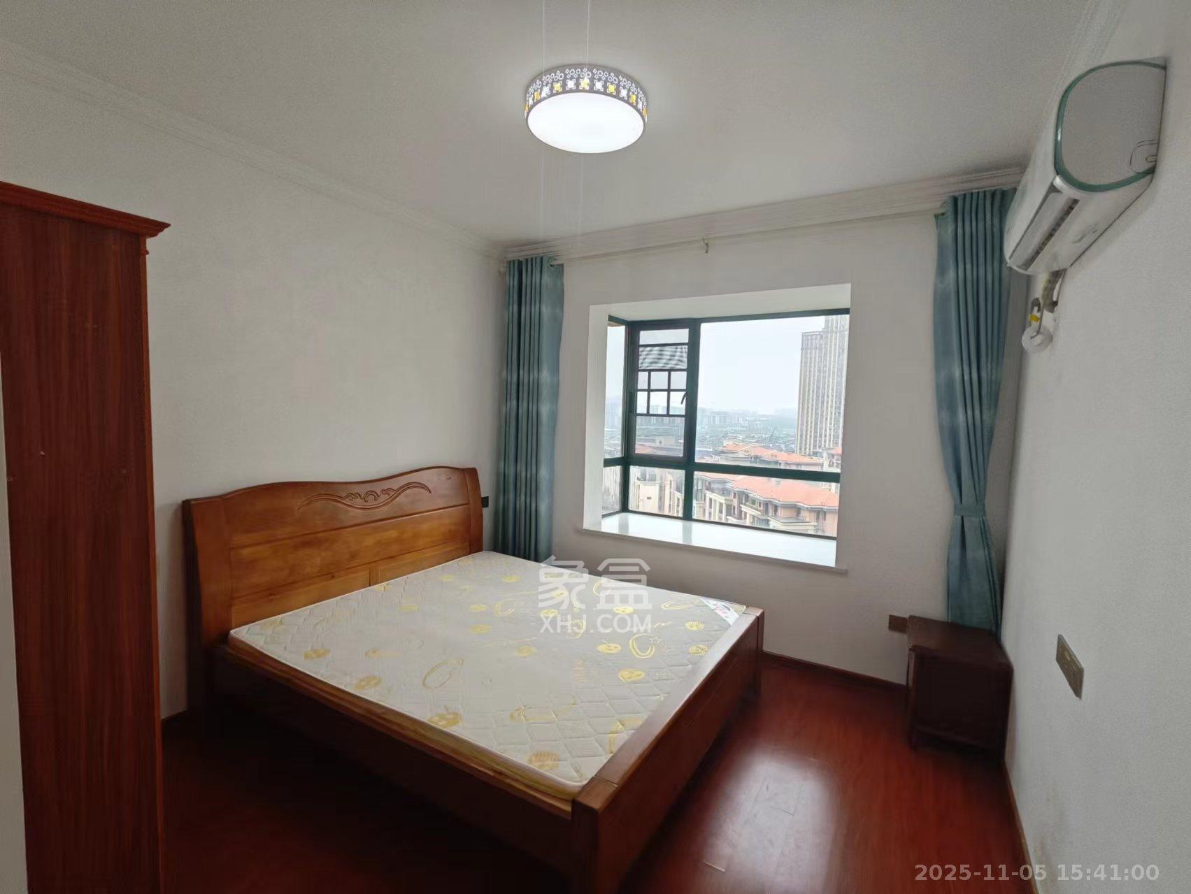 洋湖时代  4室2厅2卫    2800.0元/月室内图