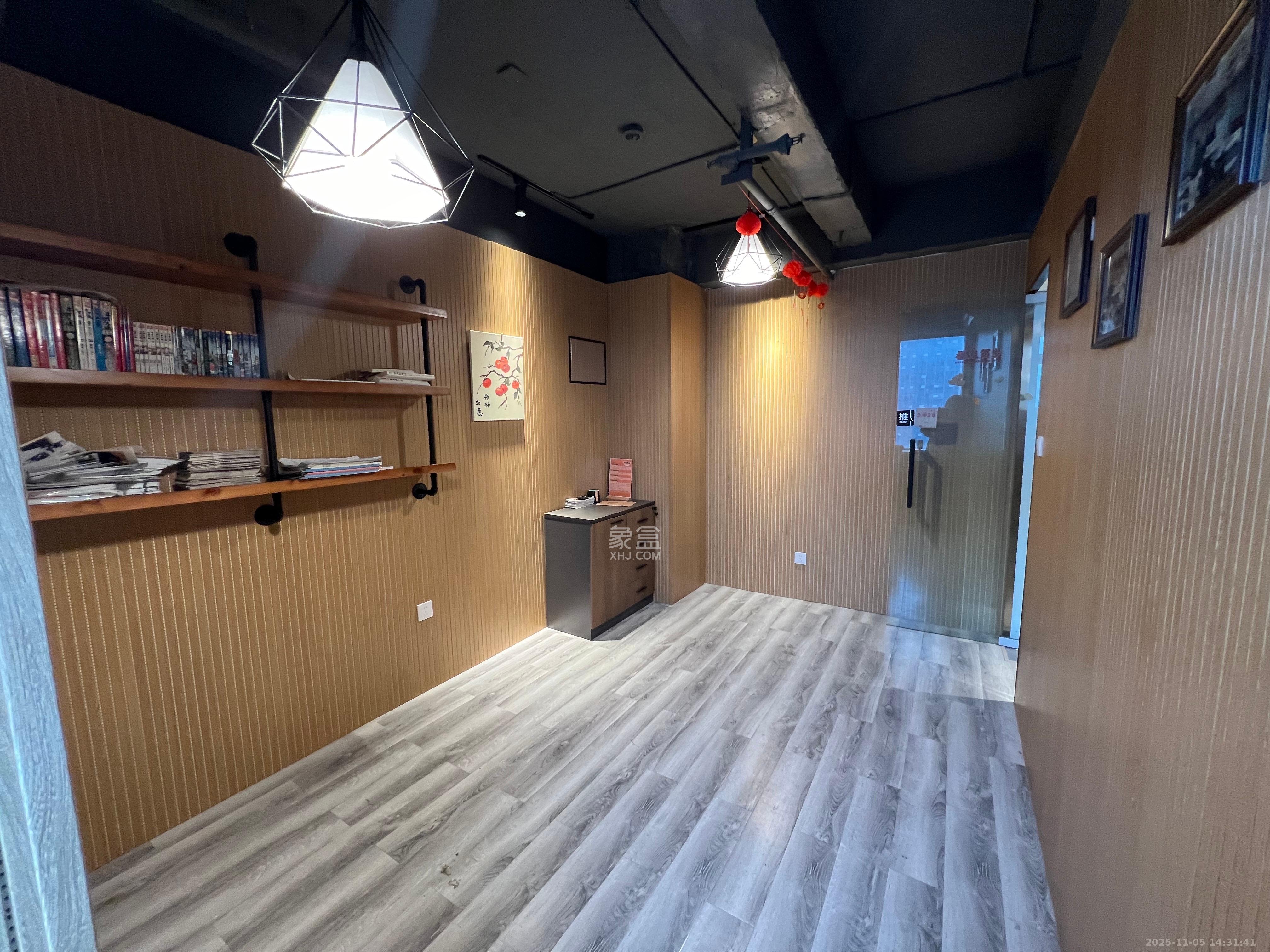 长房中庭国际(东郡华蓉广场) 2室2厅1卫 5500.0元/月 长房中庭国际(东郡华蓉广场) 2室2厅1卫 5500.0元/月室内图