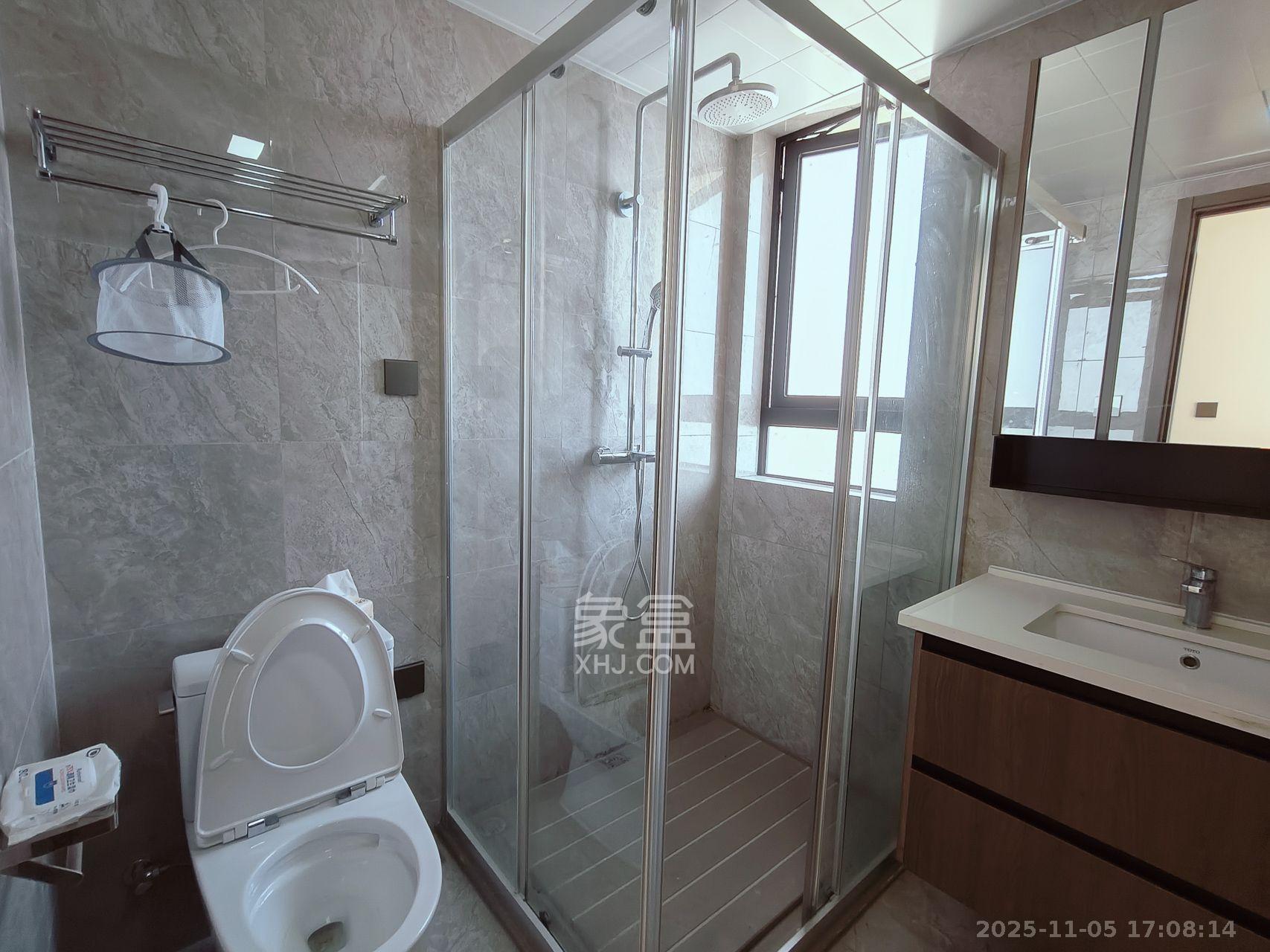 万科滨河道  3室2厅2卫    3000.0元/月室内图