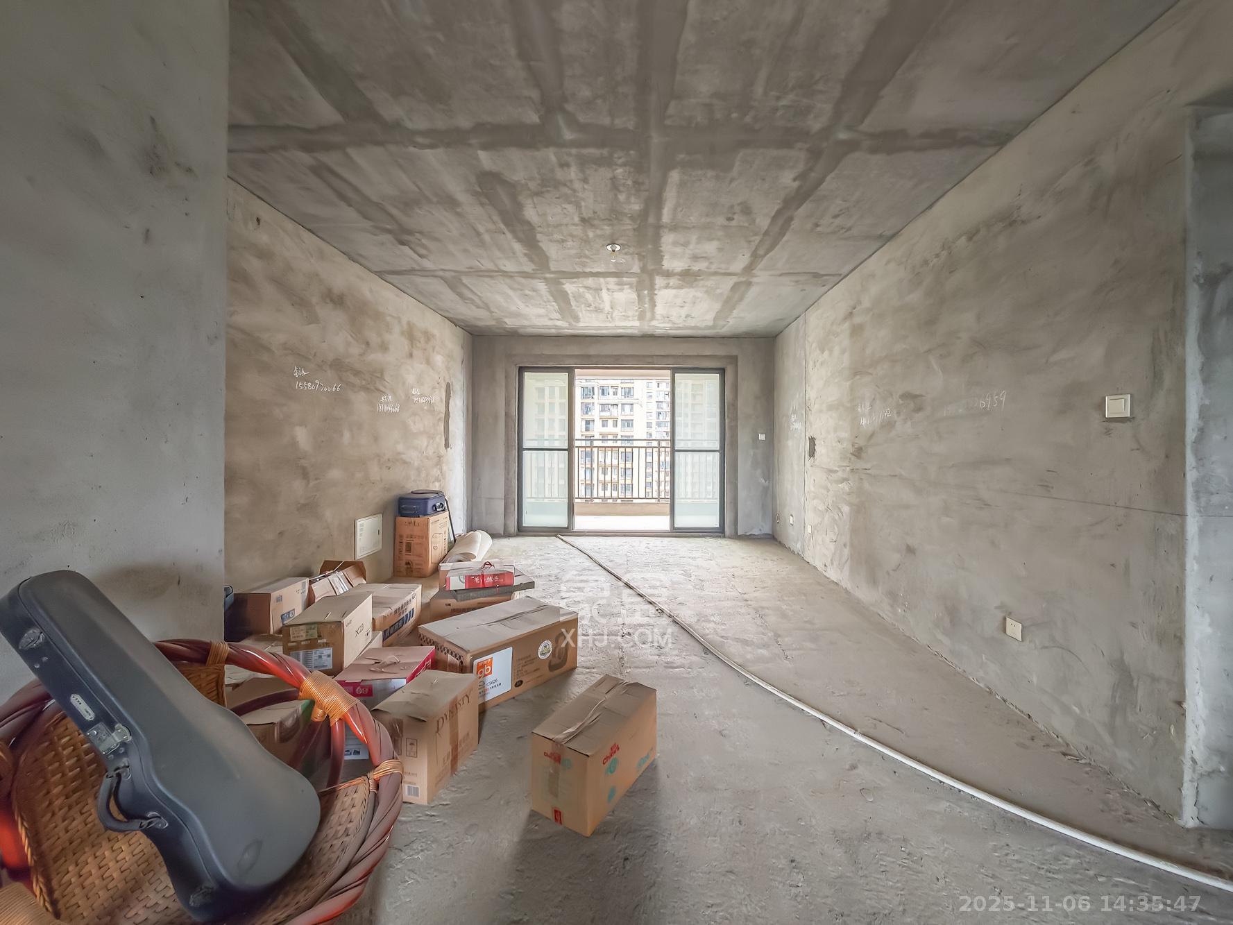 湘诚德峰小区C区 5室2厅2卫 115.0万 湘诚德峰小区C区 5室2厅2卫 115.0万客厅