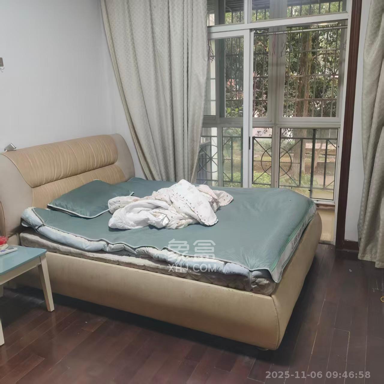 山水人家一二期  3室2厅2卫    1700.0元/月室内图