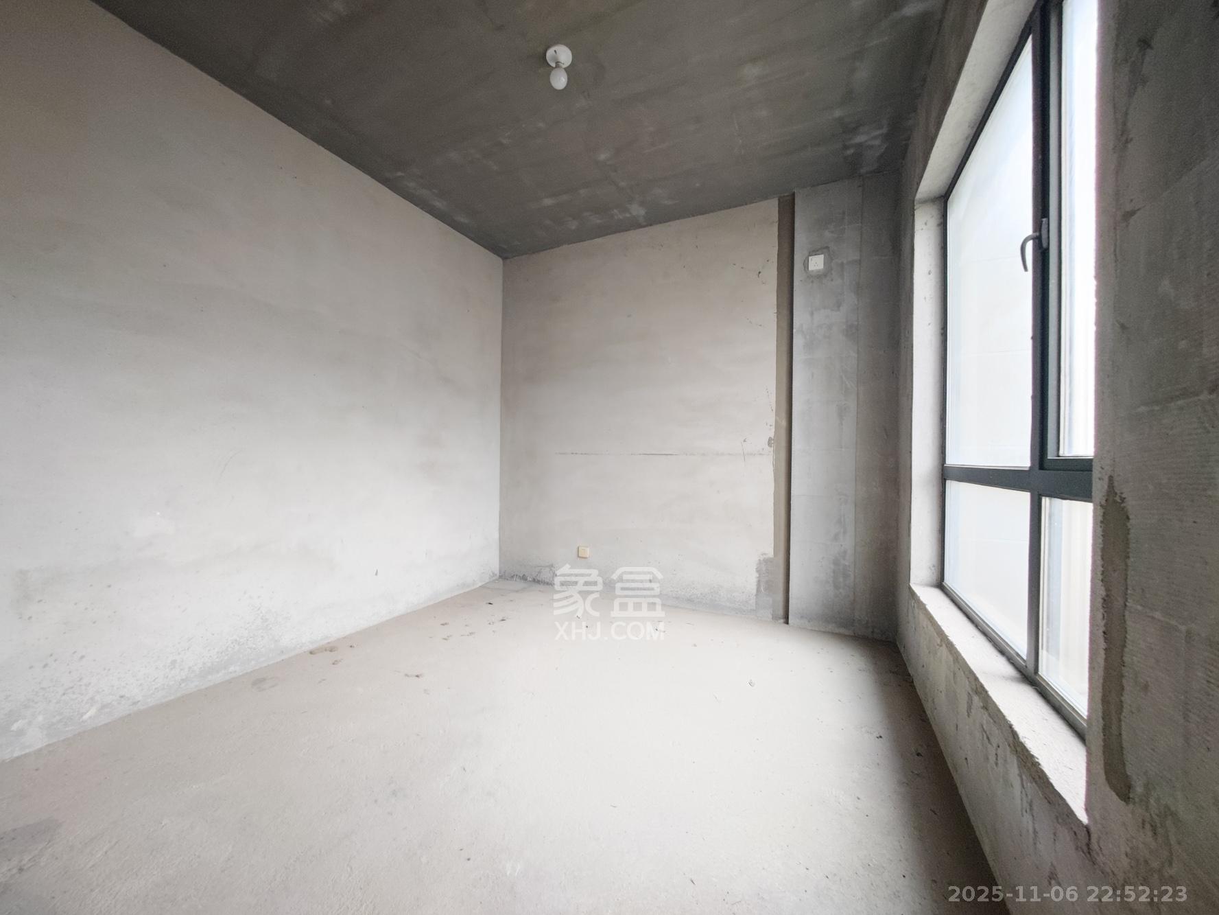 五矿万境园  4室2厅2卫    175.0万卧室