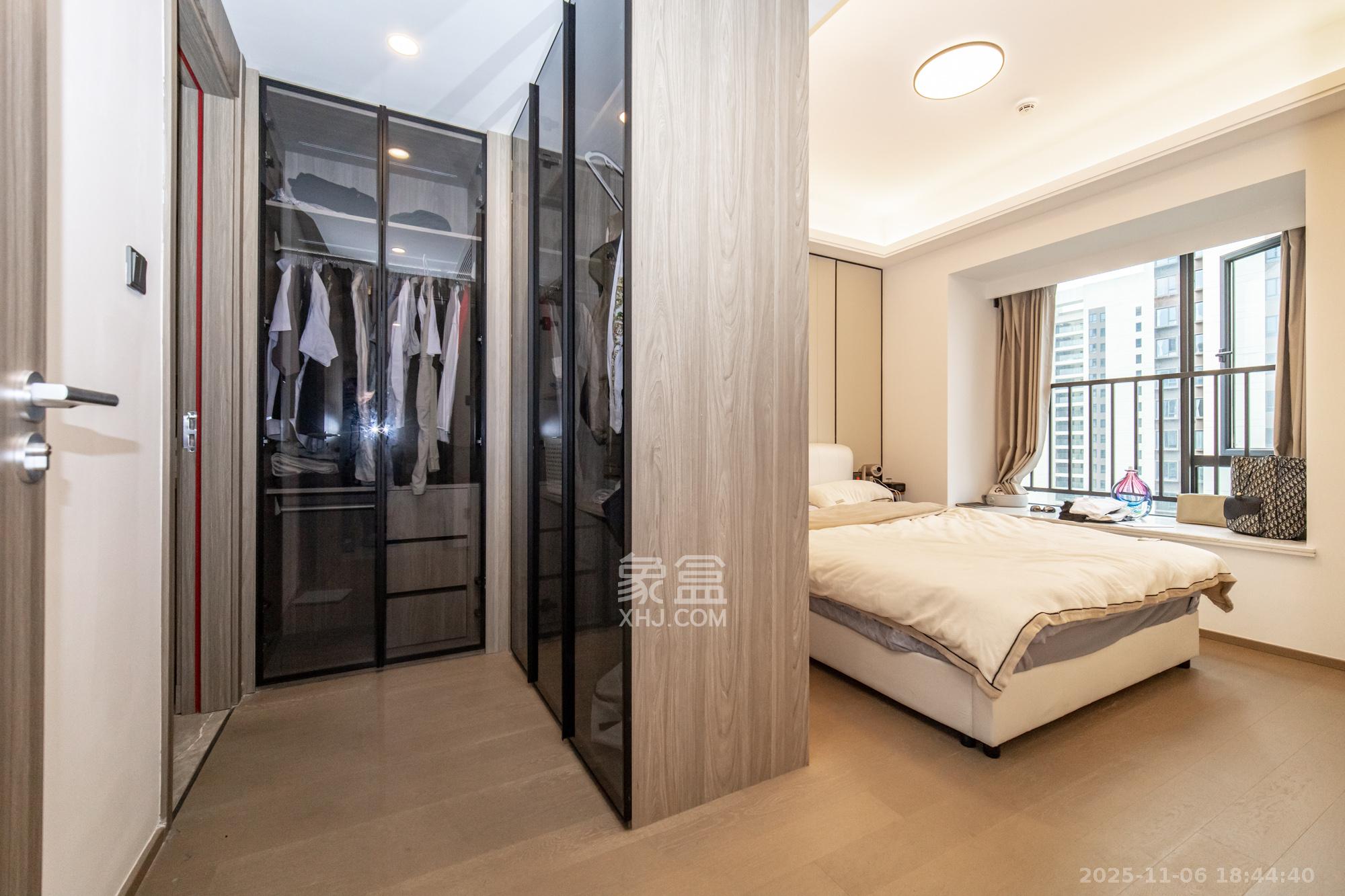 三一云谷  3室2厅2卫    110.0万卧室