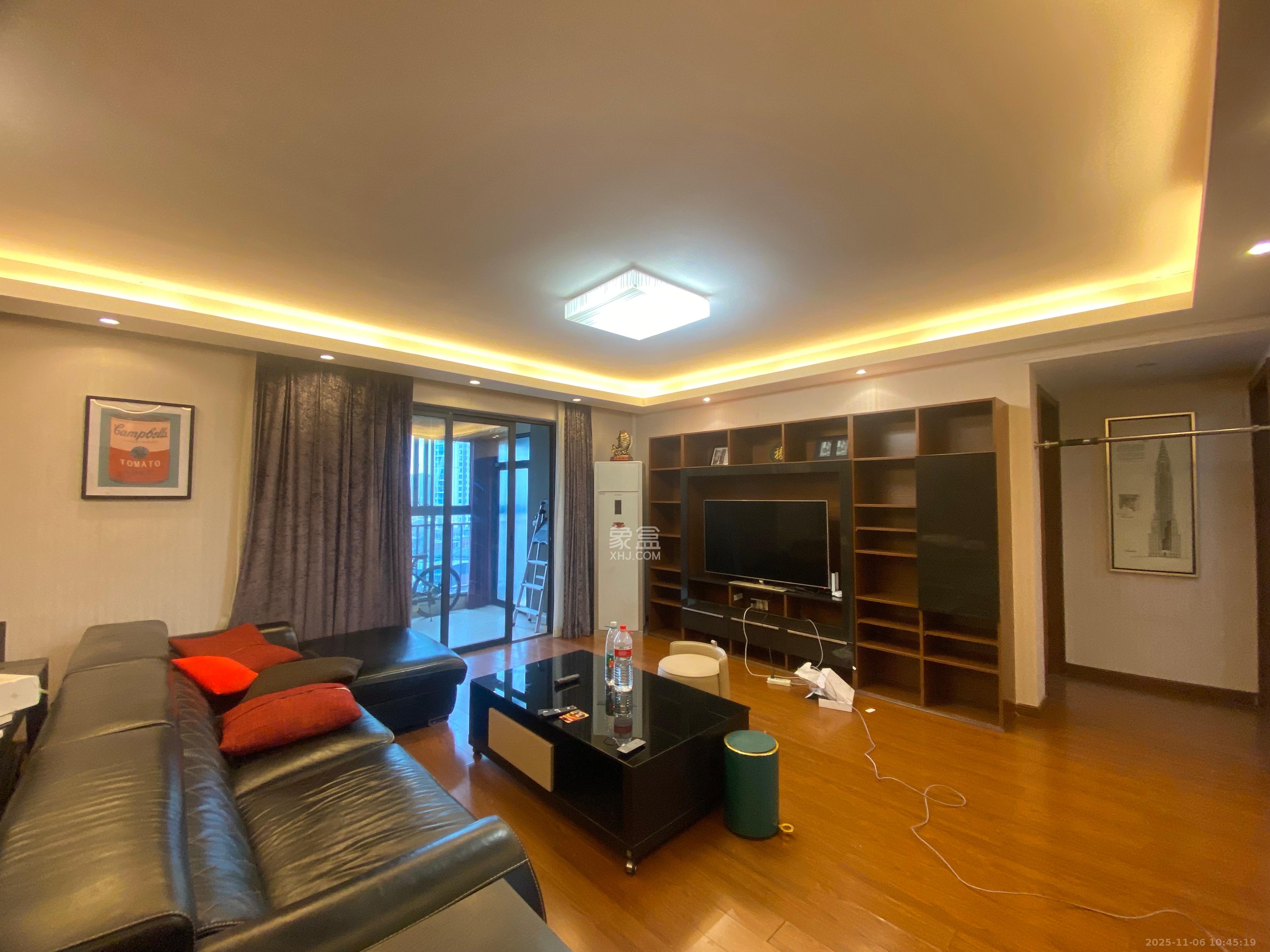 万科金域华府三四期  4室2厅2卫    2900.0元/月