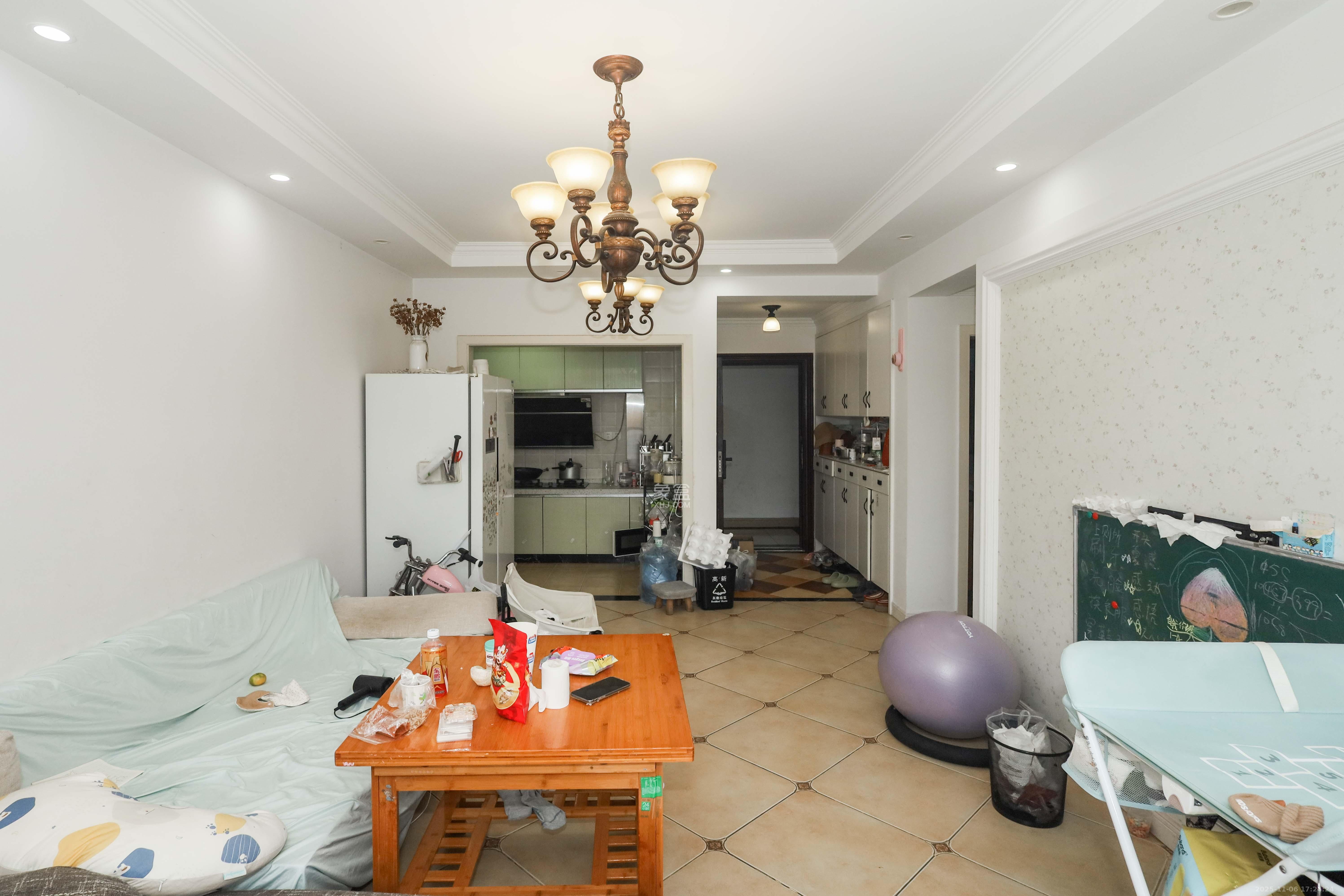 梅溪鑫苑名家 2室2厅1卫 75.0万 梅溪鑫苑名家 2室2厅1卫 75.0万客厅