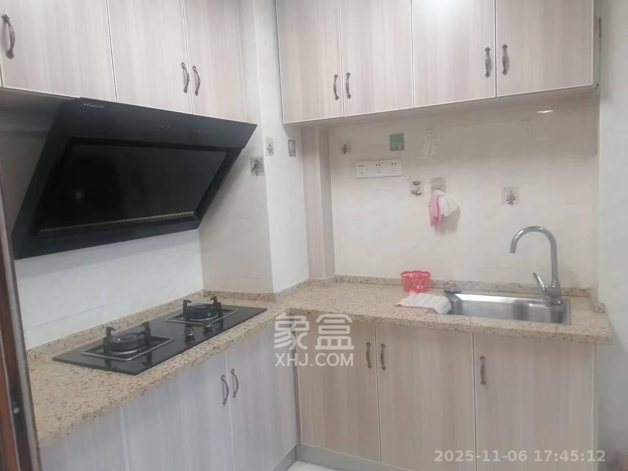 天下一家  2室2厅1卫    2200.0元/月室内图