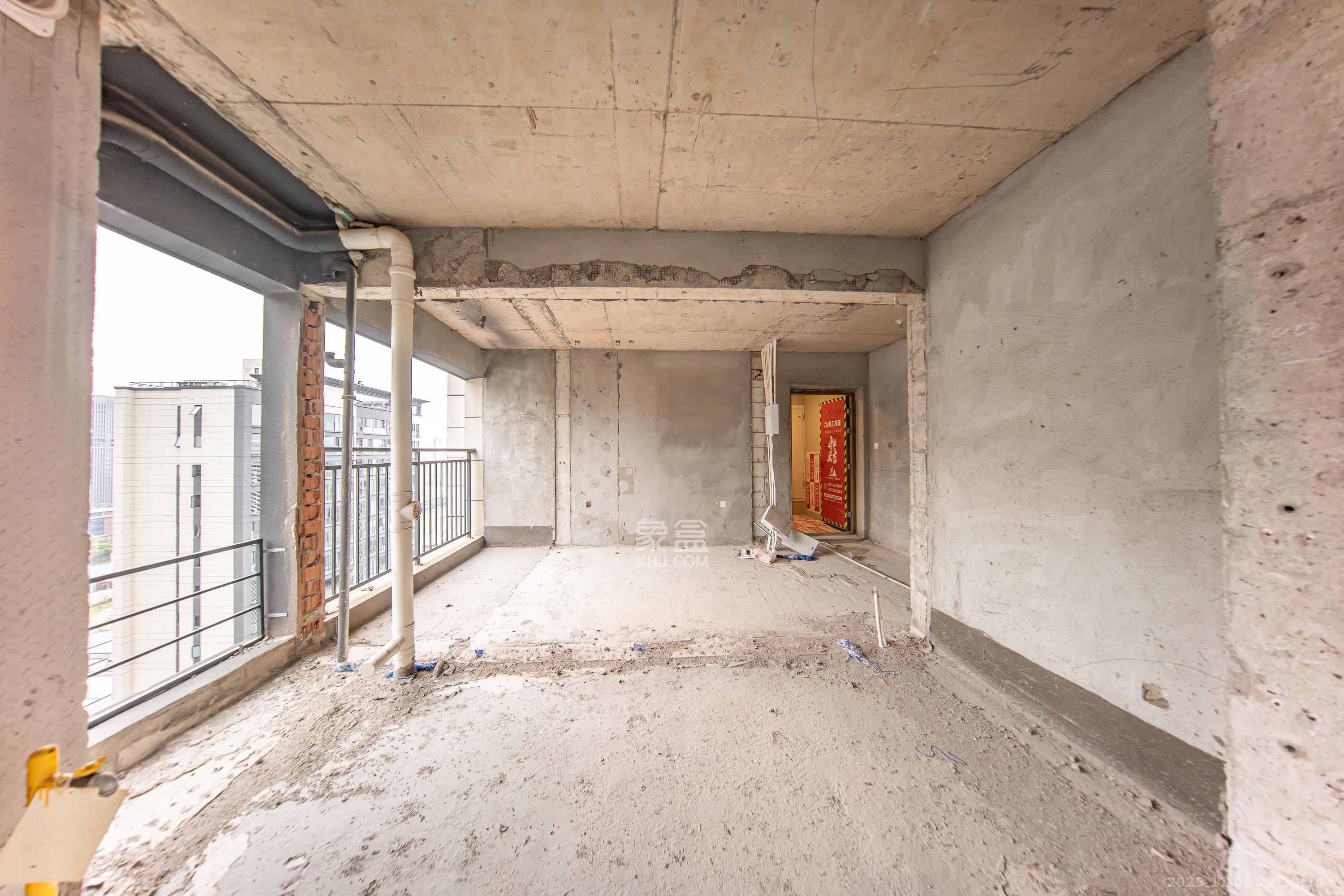 汉唐翰林府  4室2厅2卫    230.0万厨房