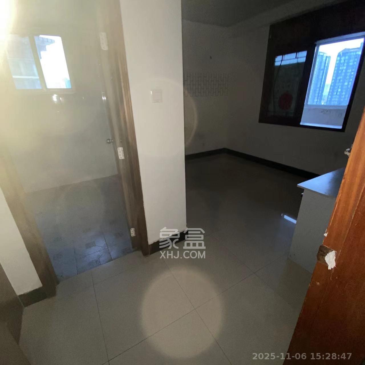 丰泉家园 3室2厅1卫 4500.0元/月 丰泉家园 3室2厅1卫 4500.0元/月室内图