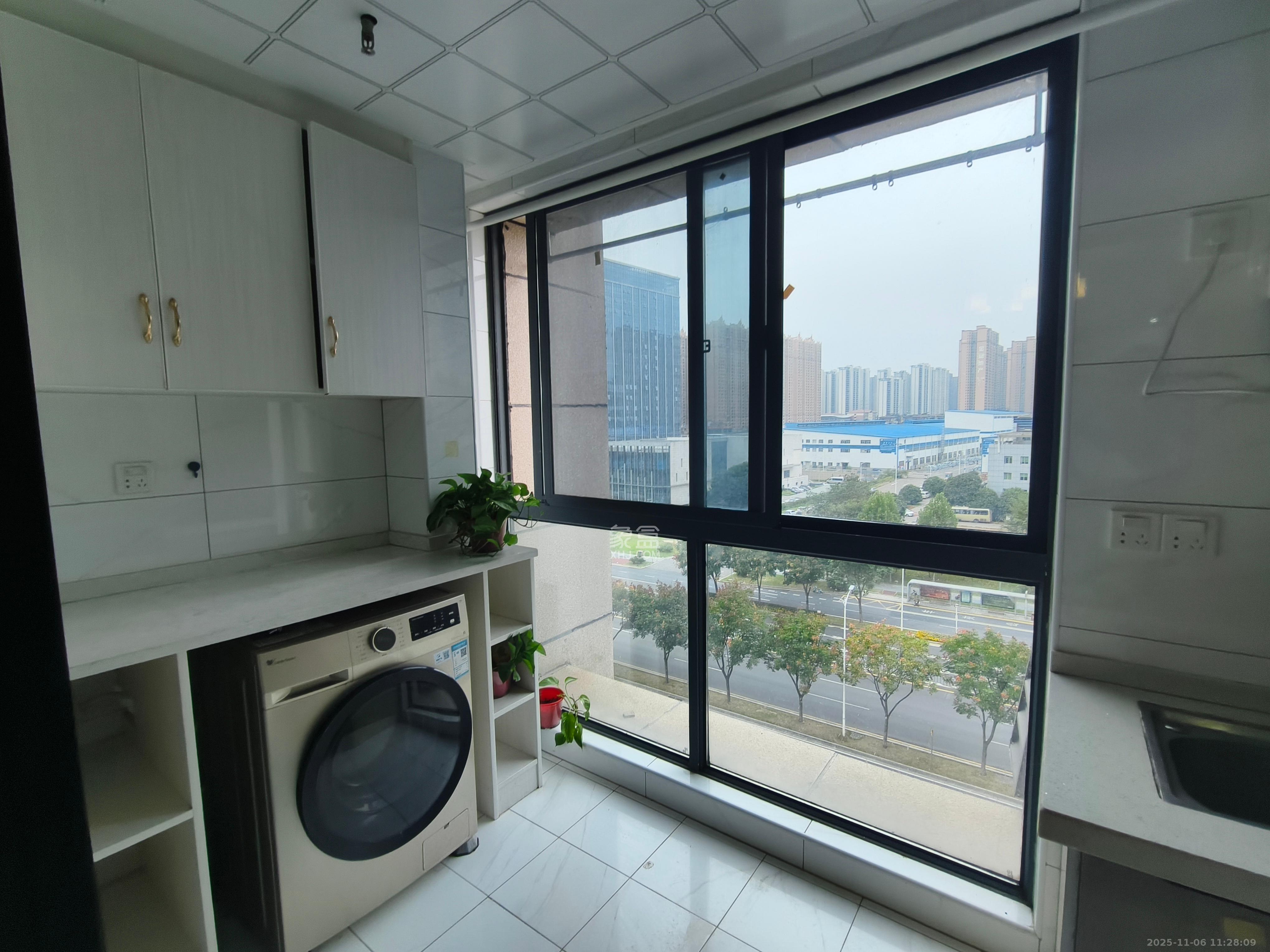 明发国际城  1室1厅1卫    1400.0元/月