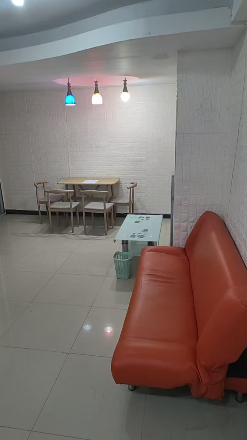 海富大厦  2室2厅1卫    1600.0元/月