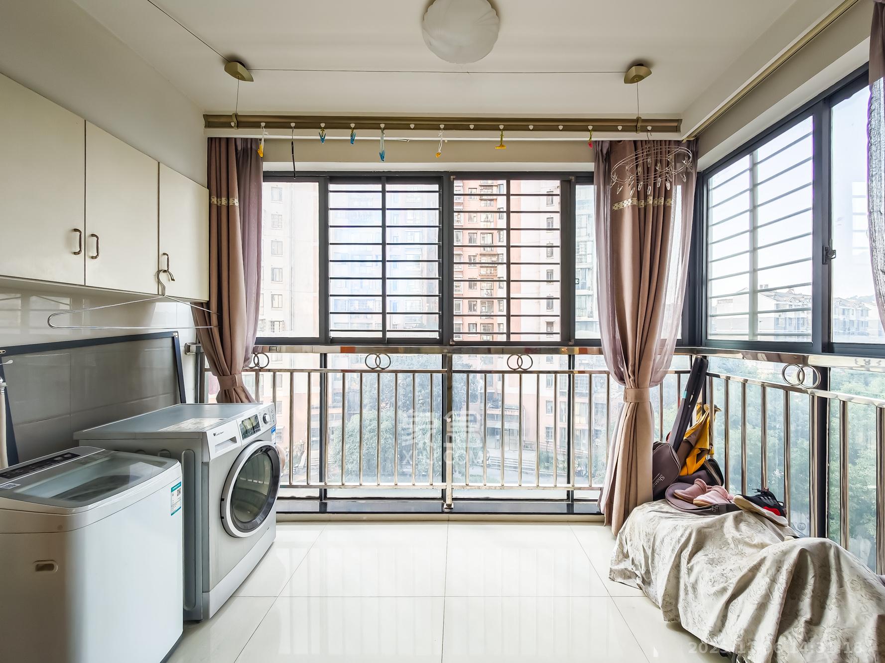 山语城一期  3室2厅2卫    80.0万阳台