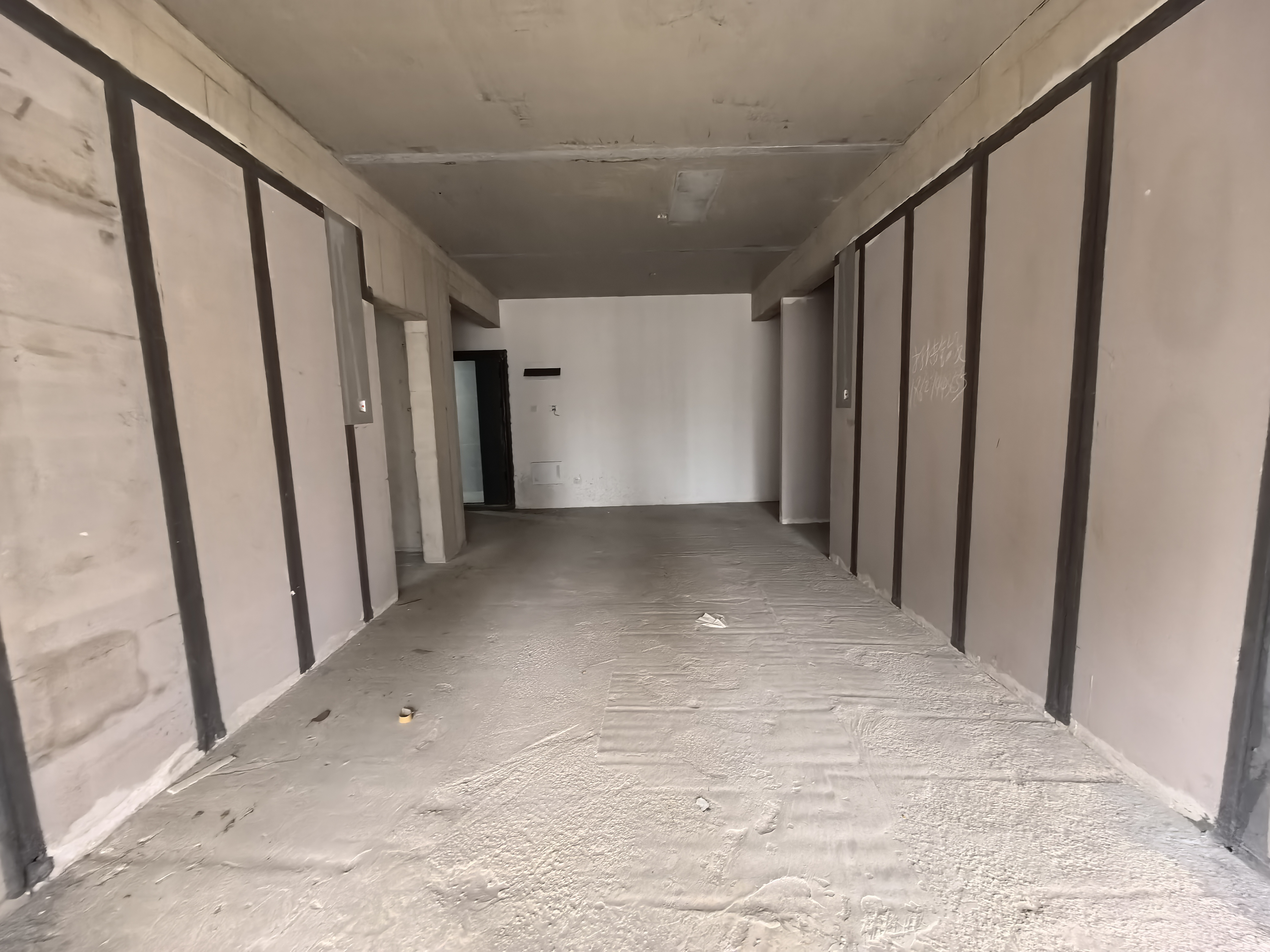 鸿基江山壹号  3室2厅2卫    72.0万客厅