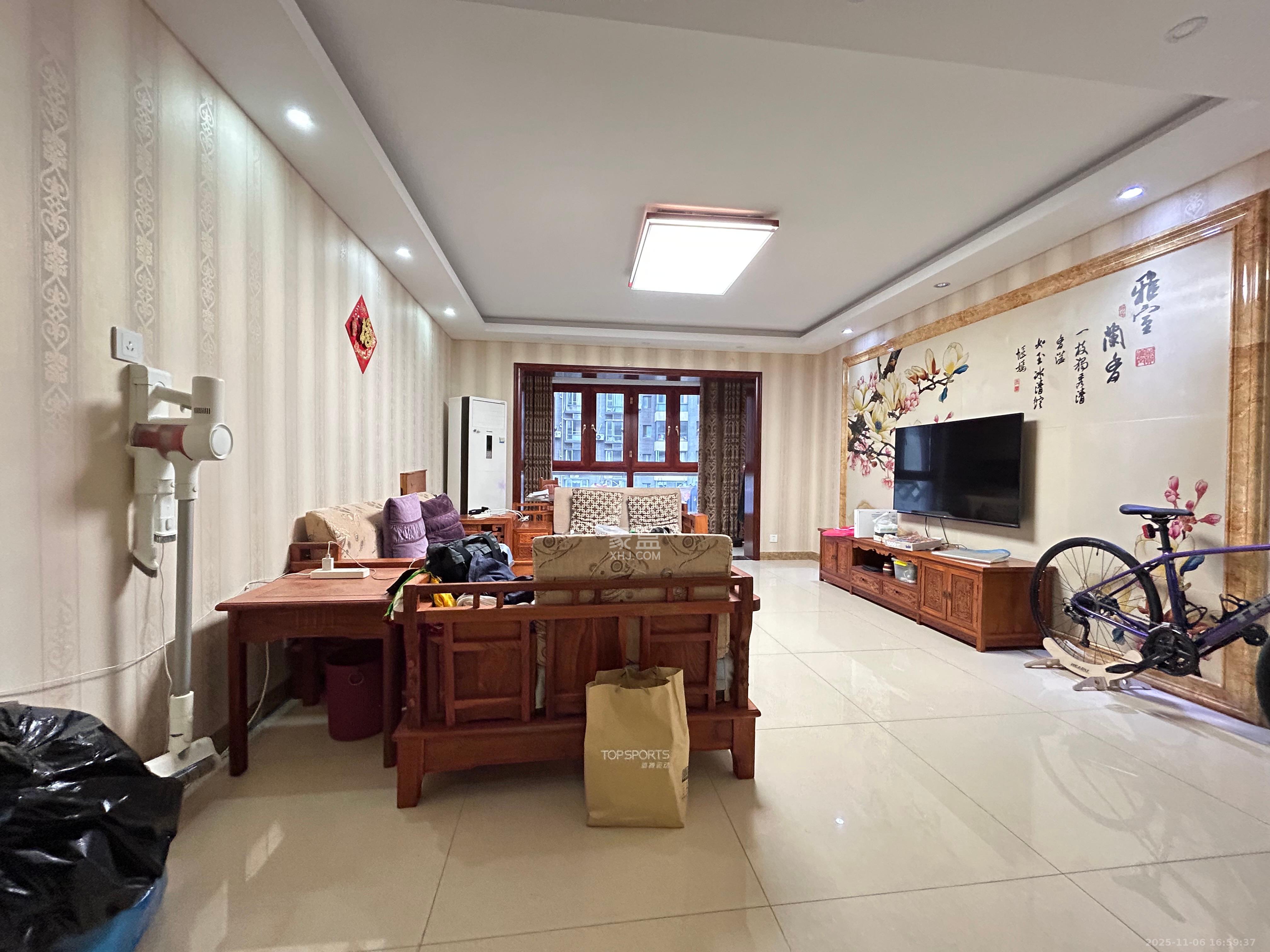 西子花苑  3室2厅2卫    3500.0元/月