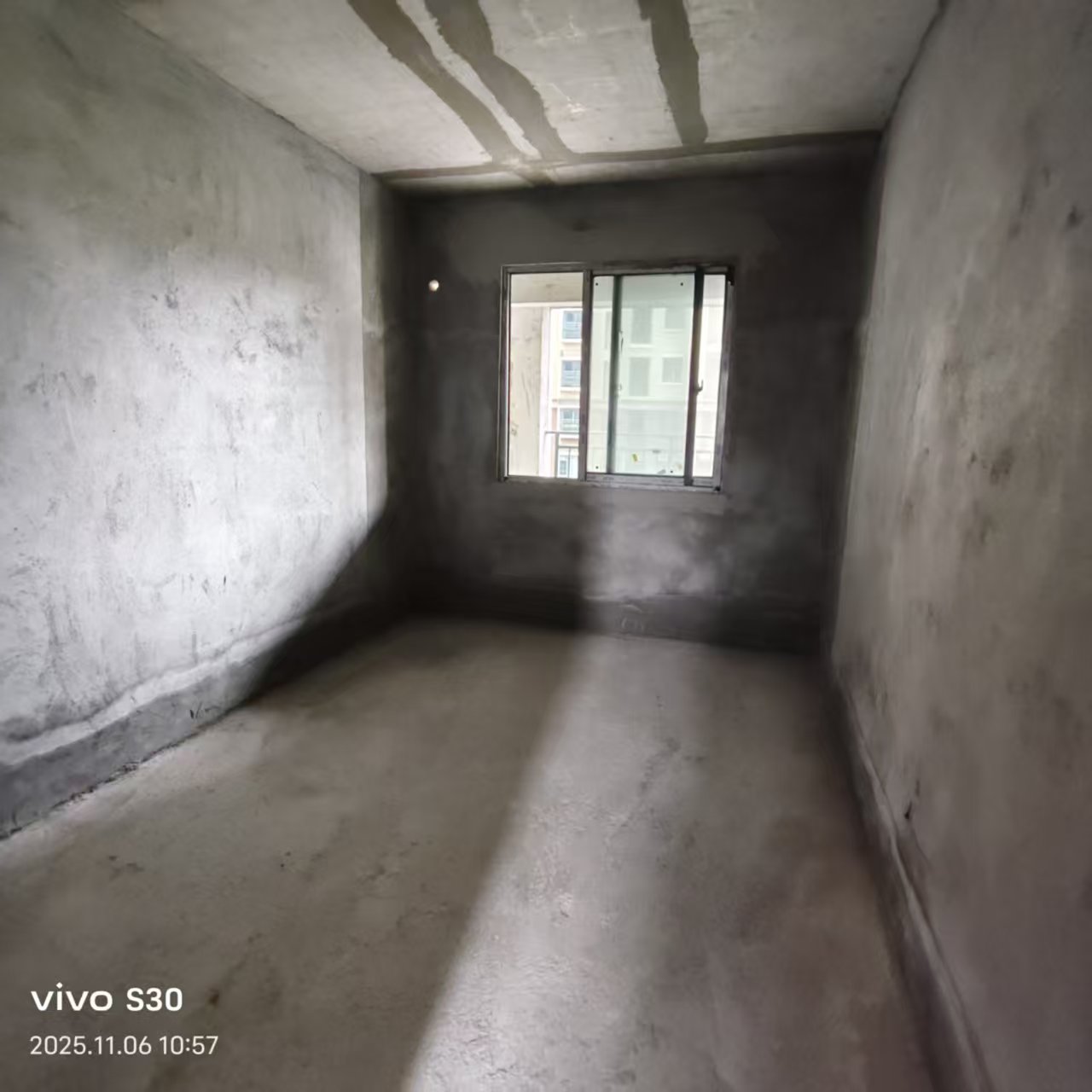 网建天地小区  4室2厅2卫    42.8万