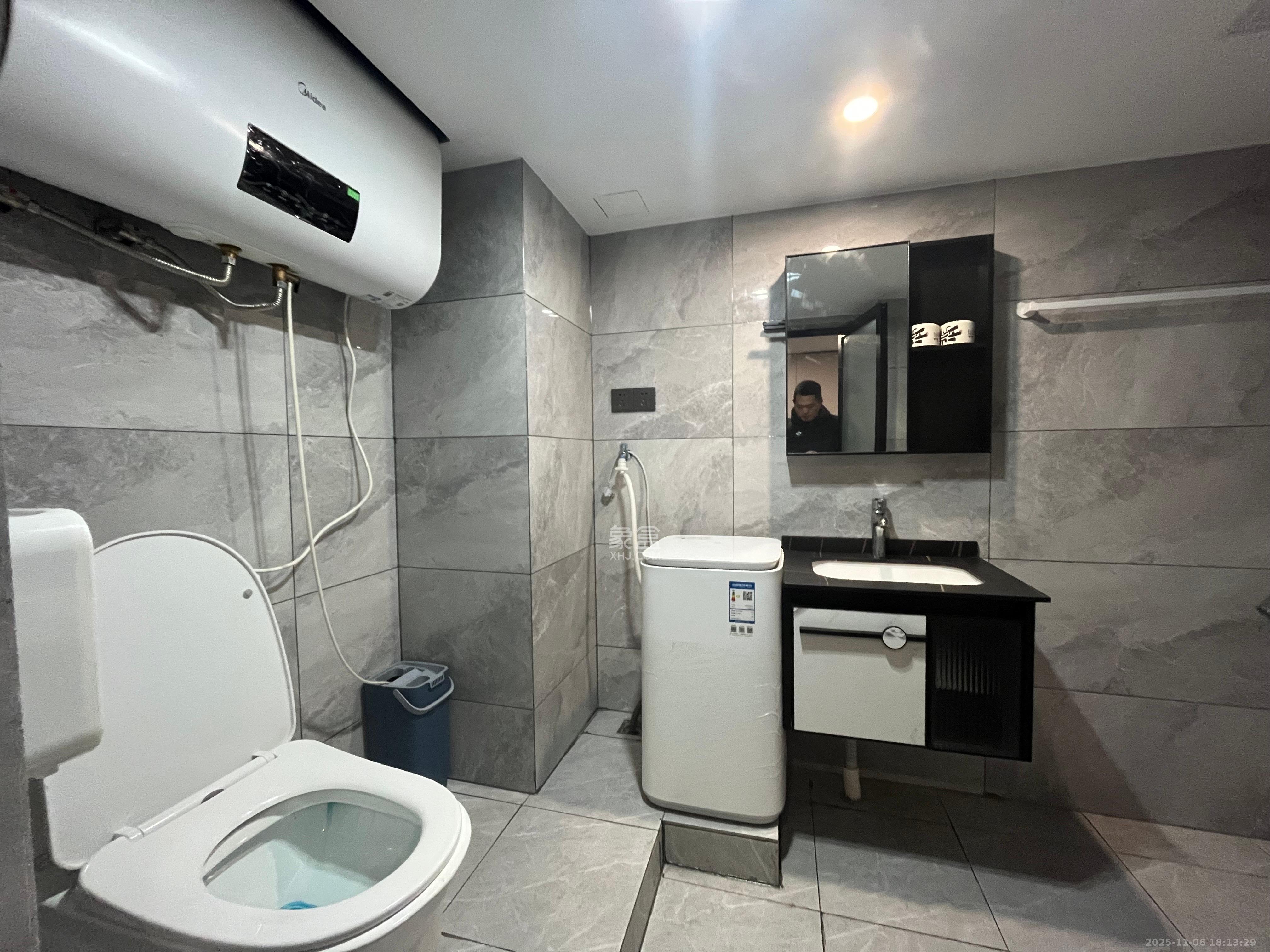 藏珑湖上公馆  2室1厅1卫    2400.0元/月室内图