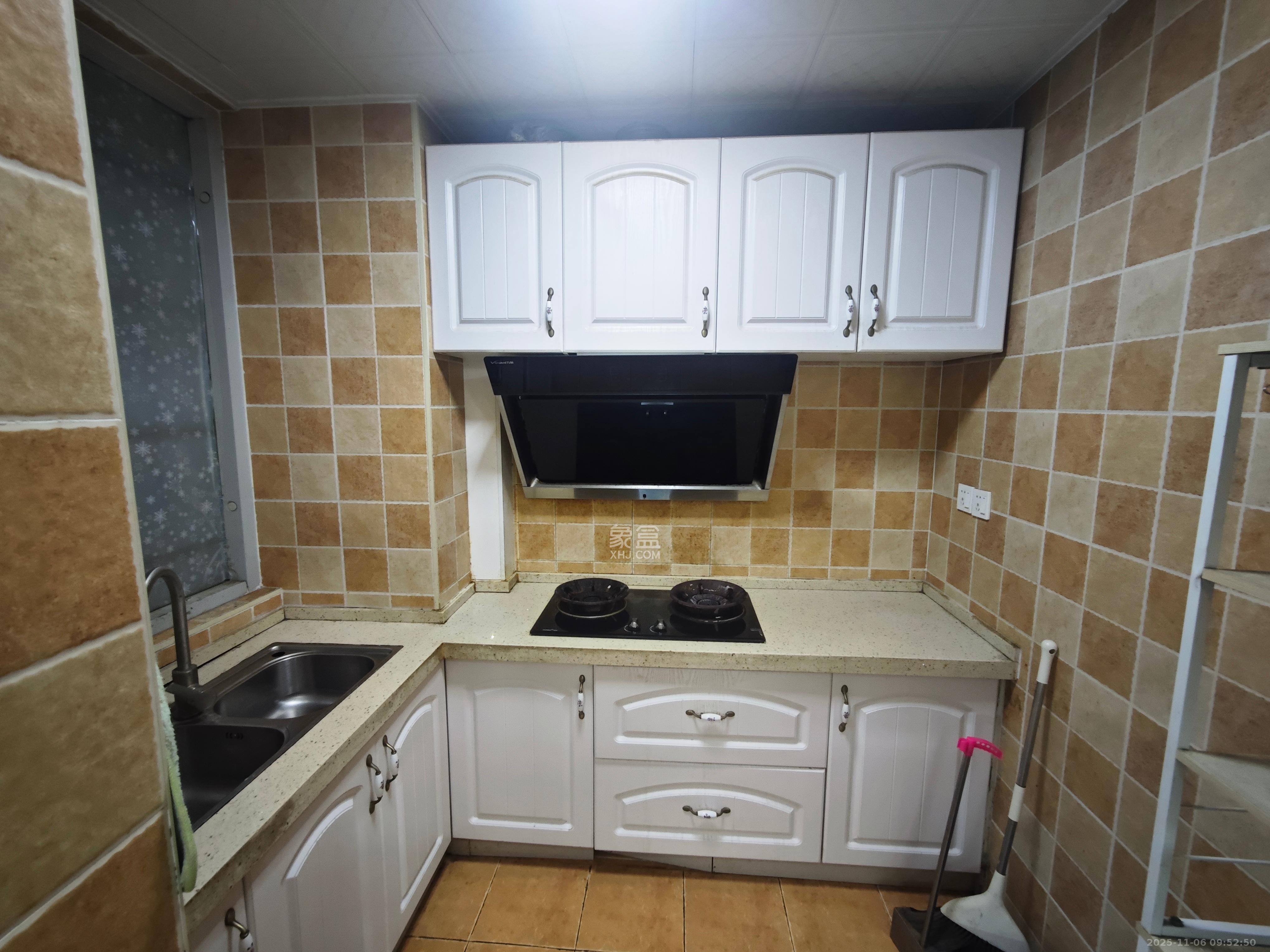 澳海澜庭  2室2厅1卫    1600.0元/月室内图