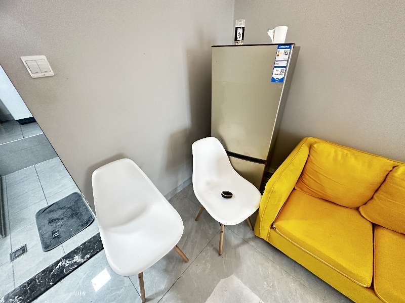 绿地海德公馆  1室1厅1卫    2000.0元/月室内图