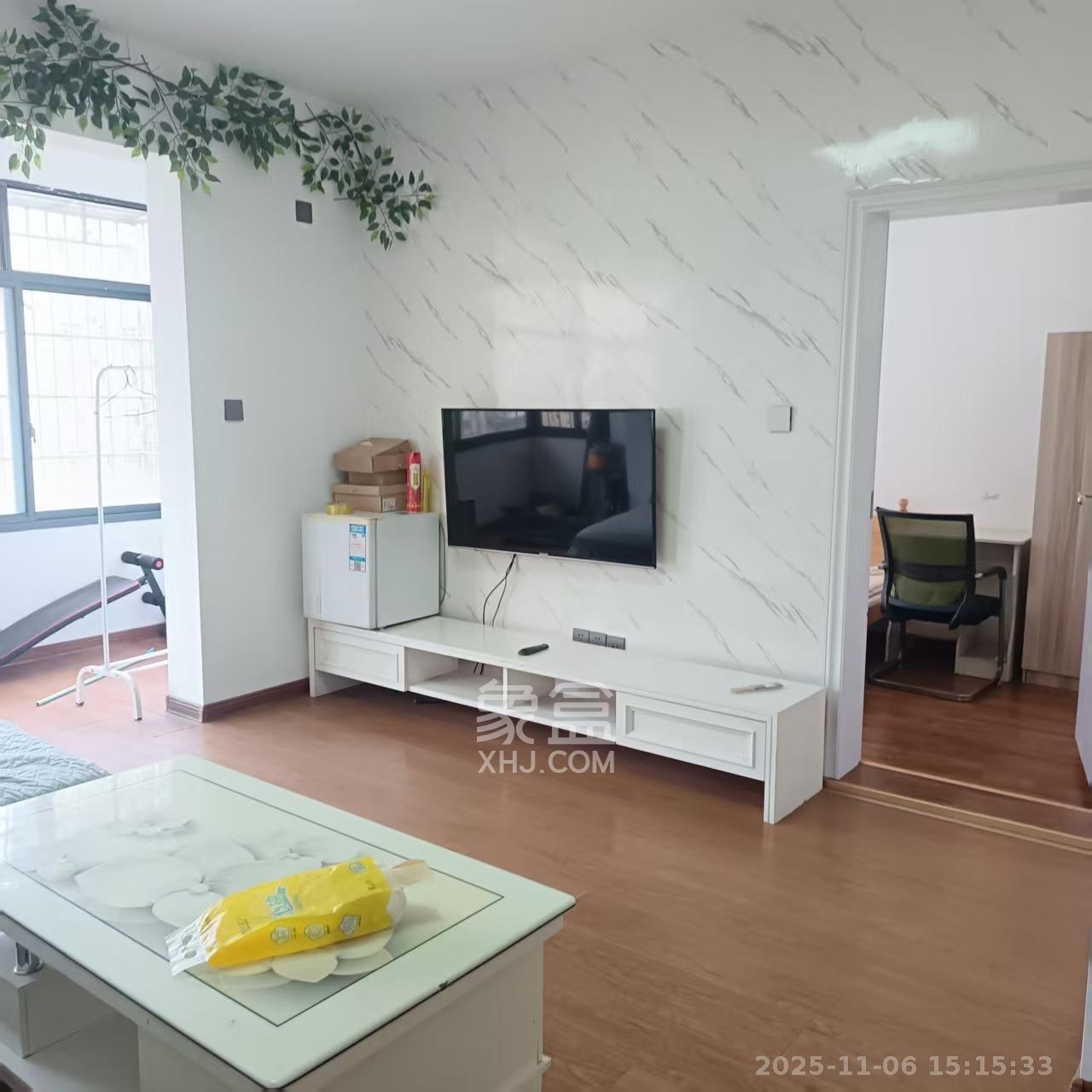 中国铁建国际城二期  4室2厅2卫    2300.0元/月室内图