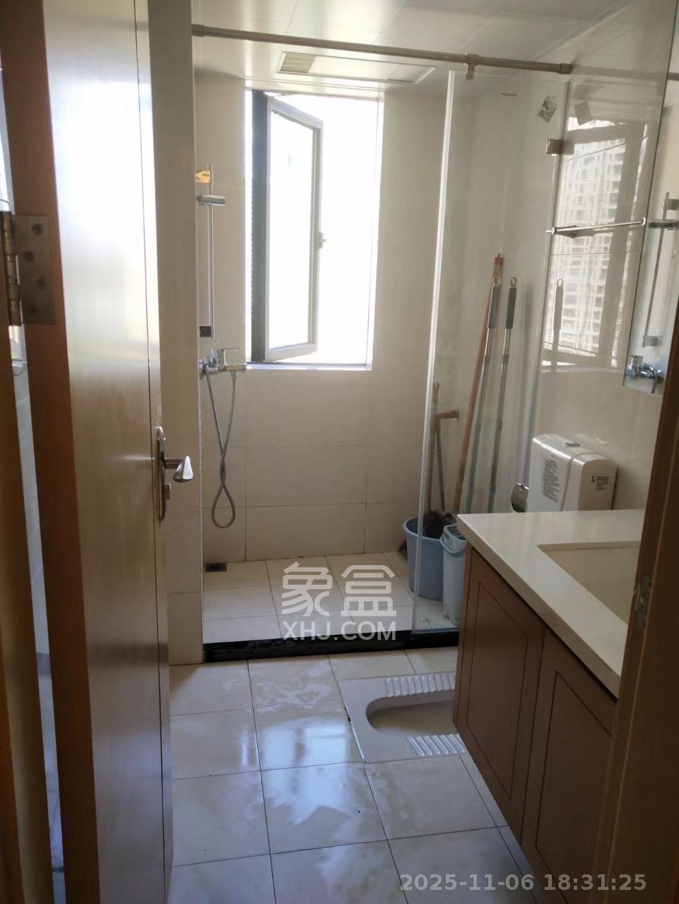 中建璟和城  3室2厅2卫    2200.0元/月室内图