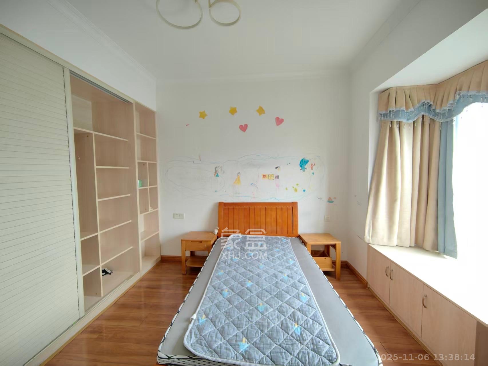 岳泰理想城  3室2厅2卫    2600.0元/月室内图