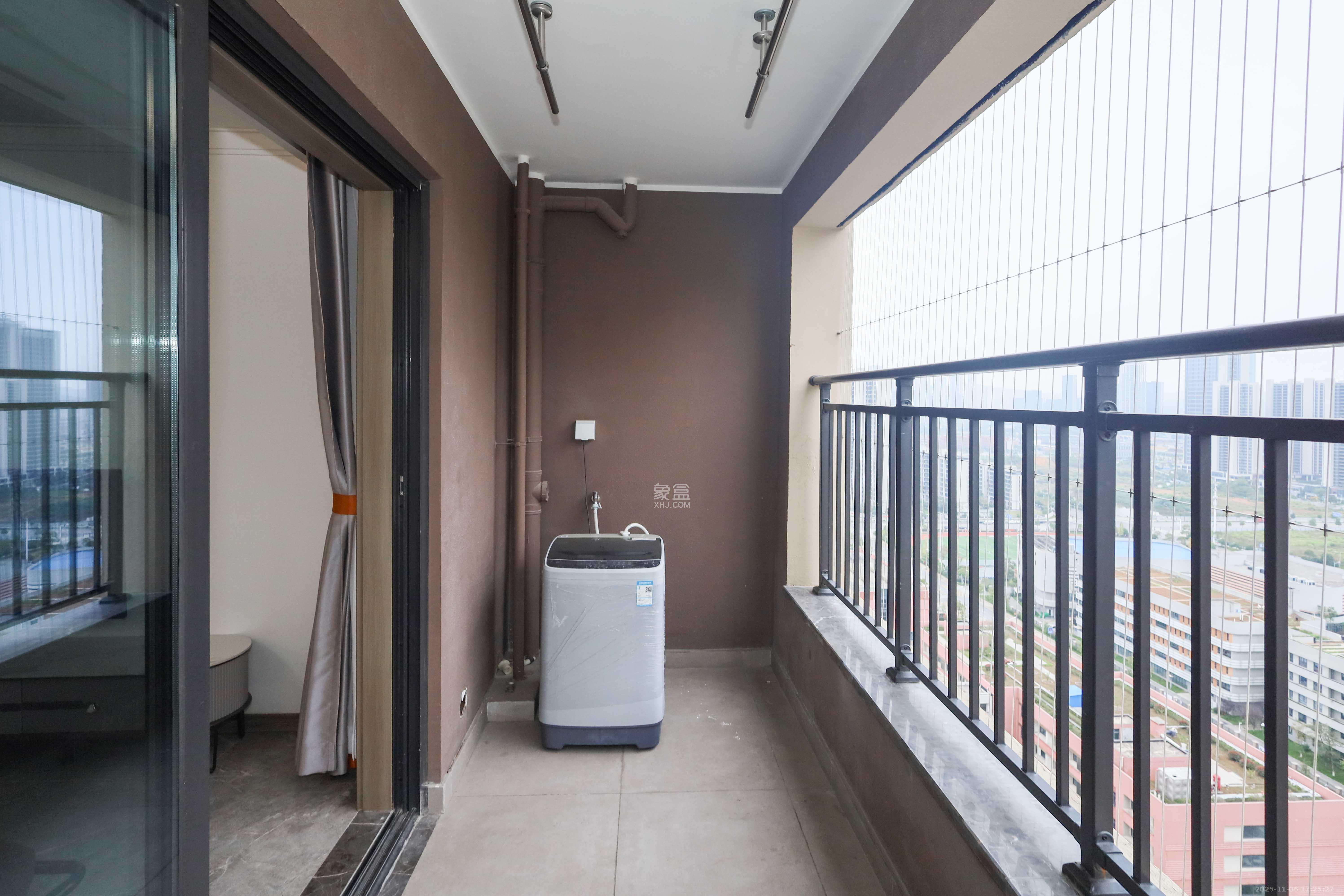 越秀亲爱里  3室2厅2卫    99.0万阳台