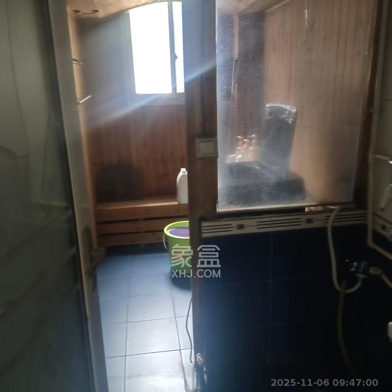 山水人家一二期  3室2厅2卫    1700.0元/月室内图