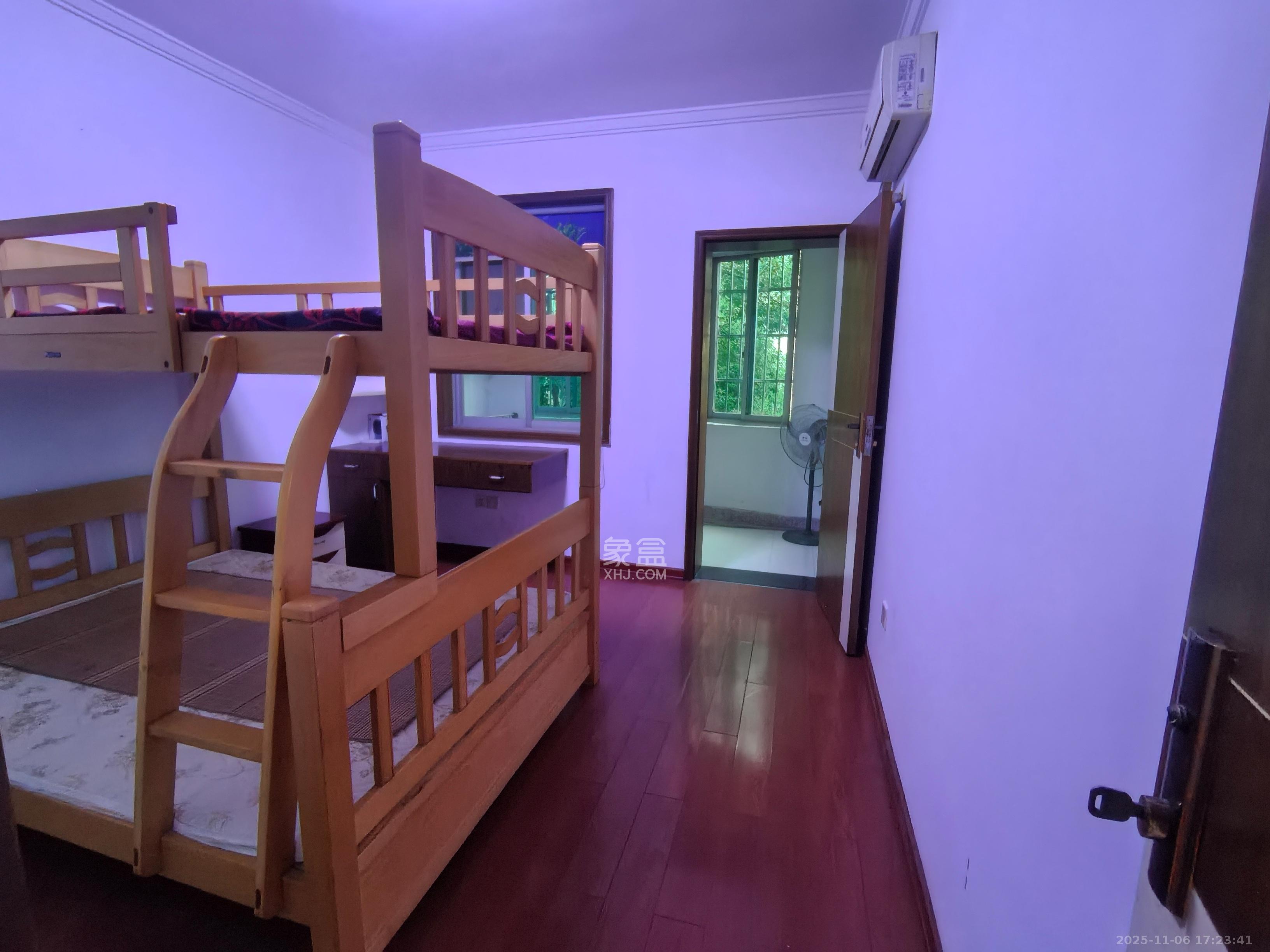 中南汽车世界 2室2厅1卫 1200.0元/月 中南汽车世界 2室2厅1卫 1200.0元/月室内图