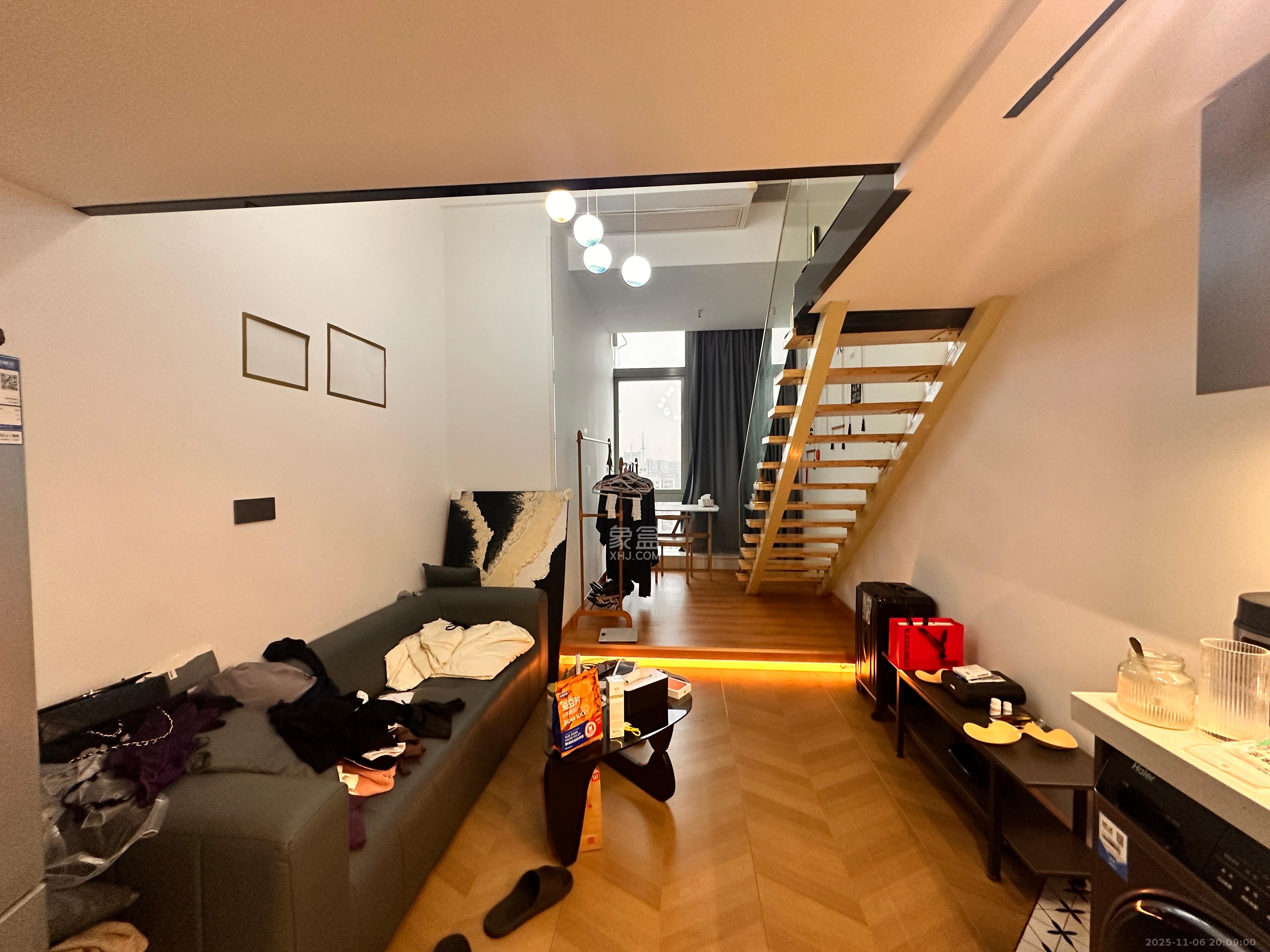 敬天广场 1室1厅1卫 2500.0元/月 敬天广场 1室1厅1卫 2500.0元/月室内图