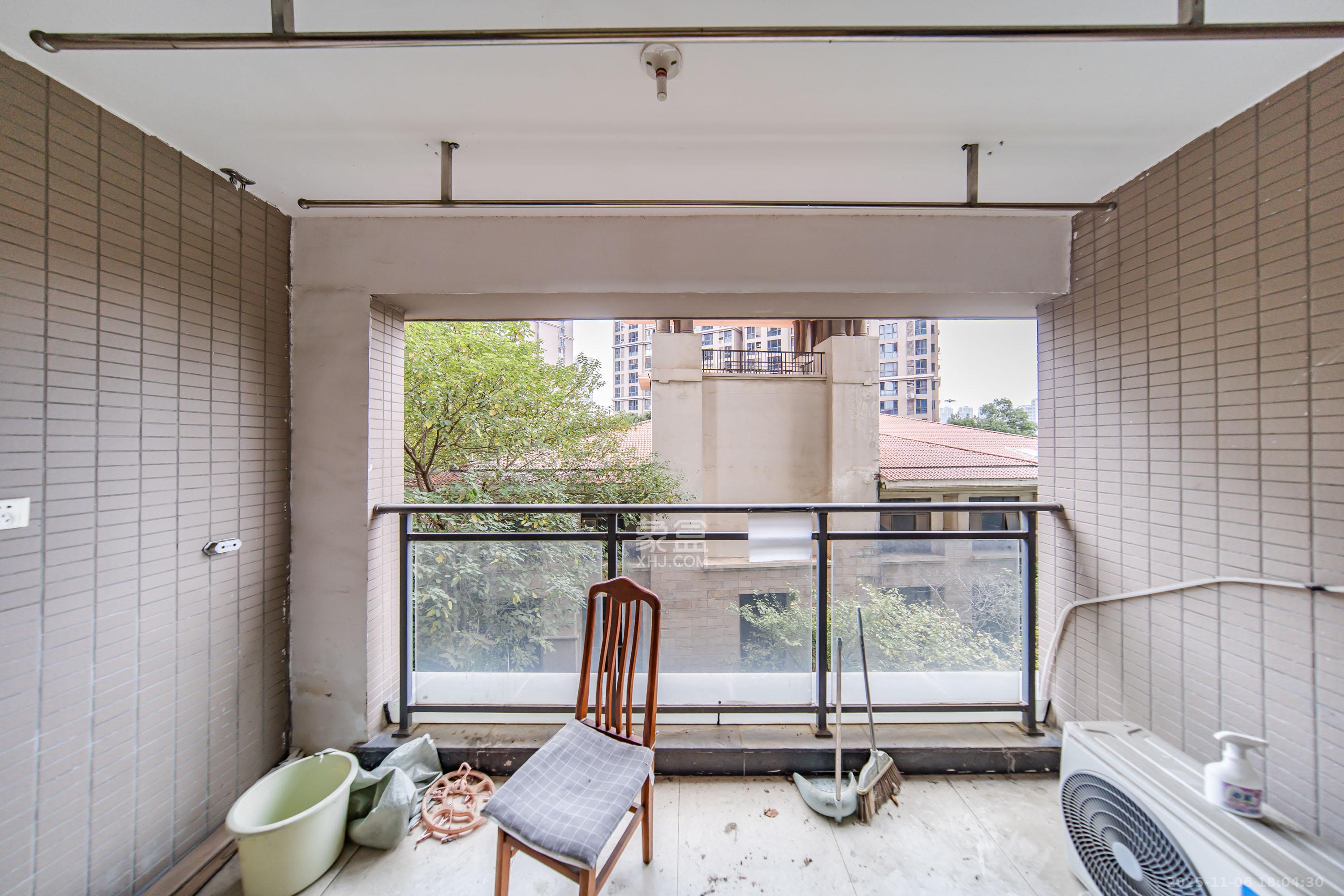 海洋半岛（月珑湾）  3室2厅1卫    80.0万阳台