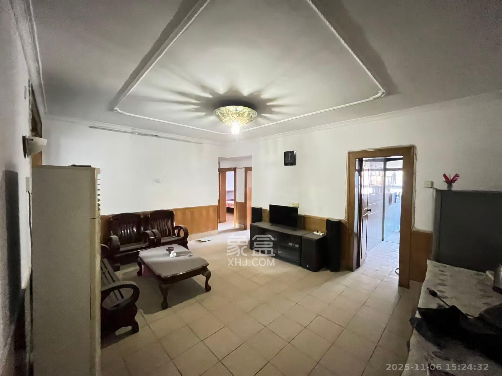 长沙建设银行三支行宿舍  3室2厅1卫    2000.0元/月室内图