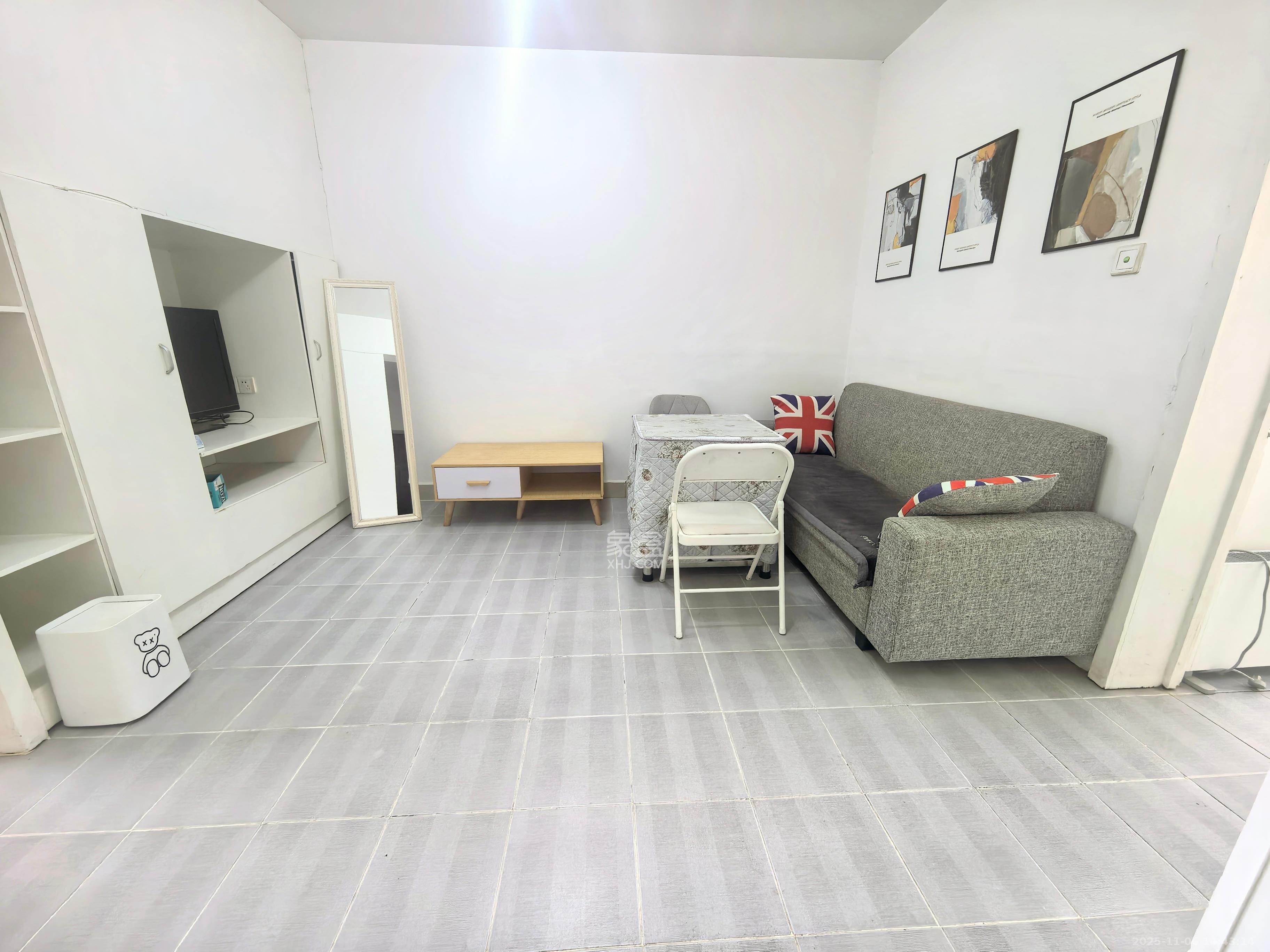 中信城市广场（中信新城一期）  2室1厅1卫    1600.0元/月