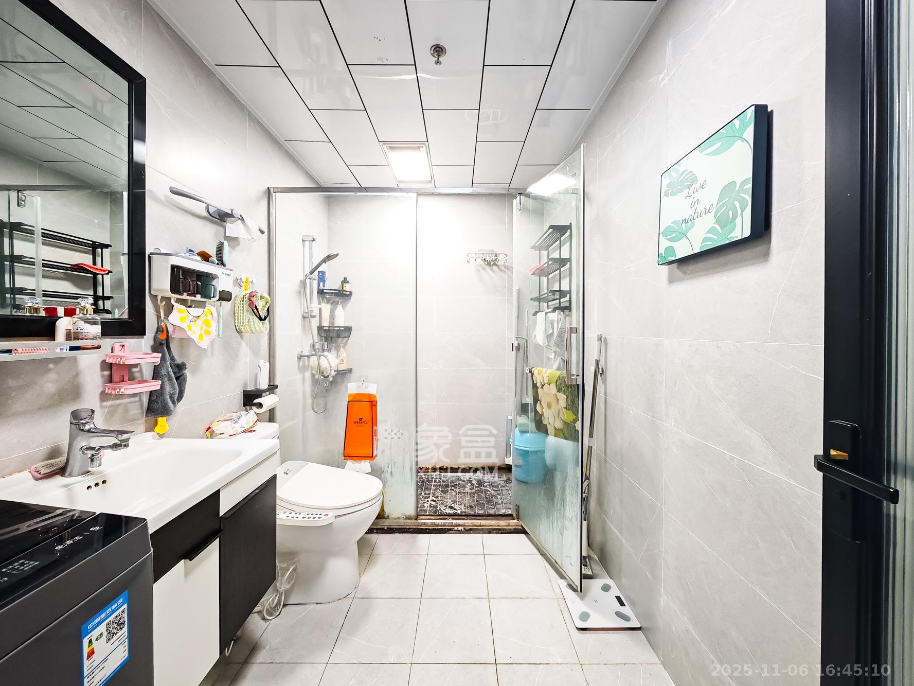 湘一书香里  3室2厅1卫    98.0万卫生间