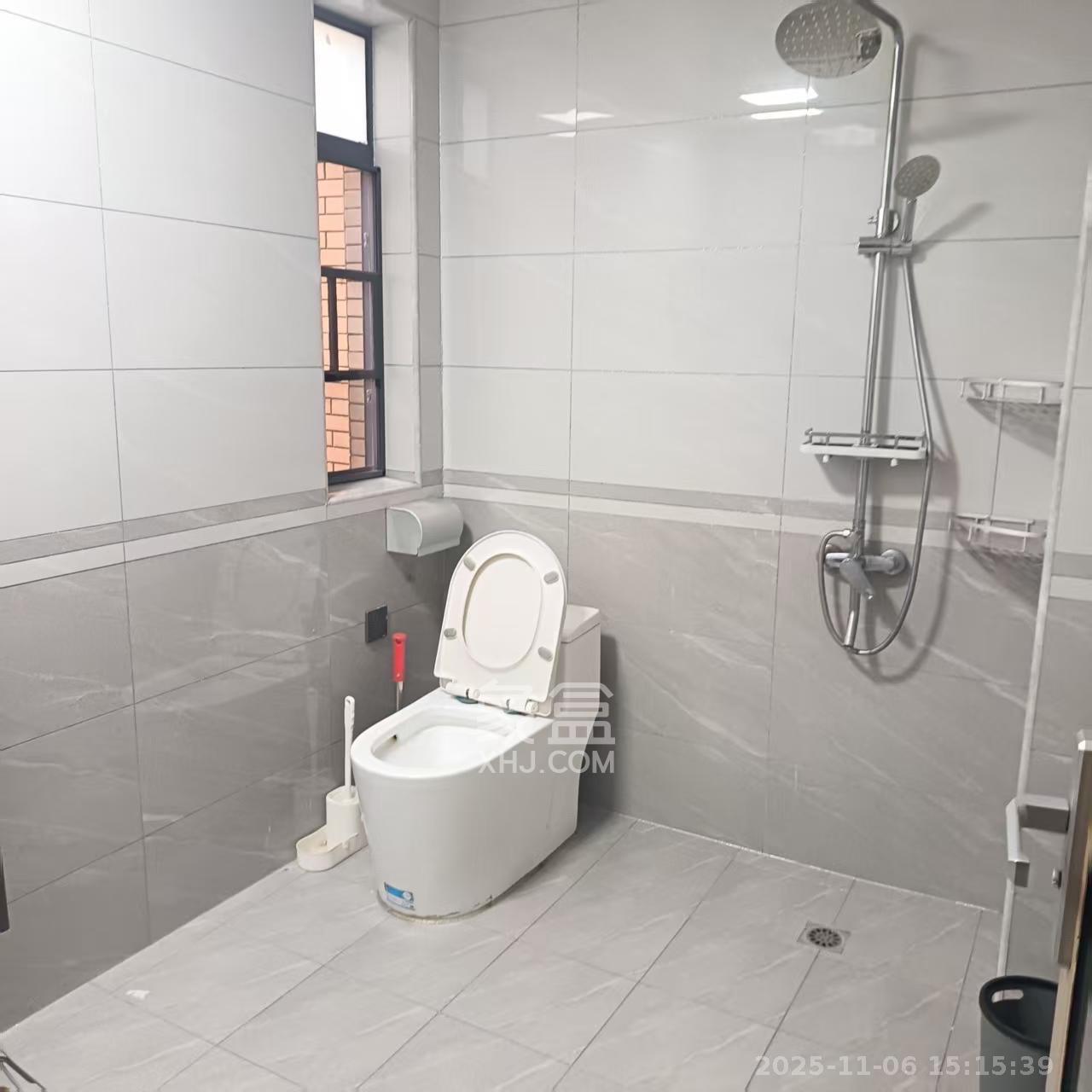 中国铁建国际城二期 4室2厅2卫 2300.0元/月 中国铁建国际城二期 4室2厅2卫 2300.0元/月室内图