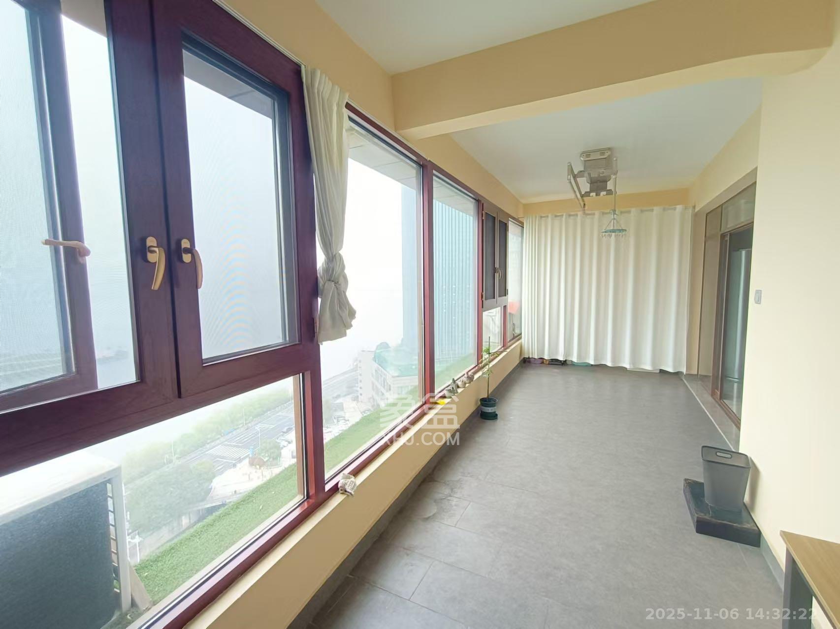 恒大御景半岛湘江苑(恒大御景半岛一期) 4室2厅2卫 6500.0元/月 恒大御景半岛湘江苑(恒大御景半岛一期) 4室2厅2卫 6500.0元/月室内图