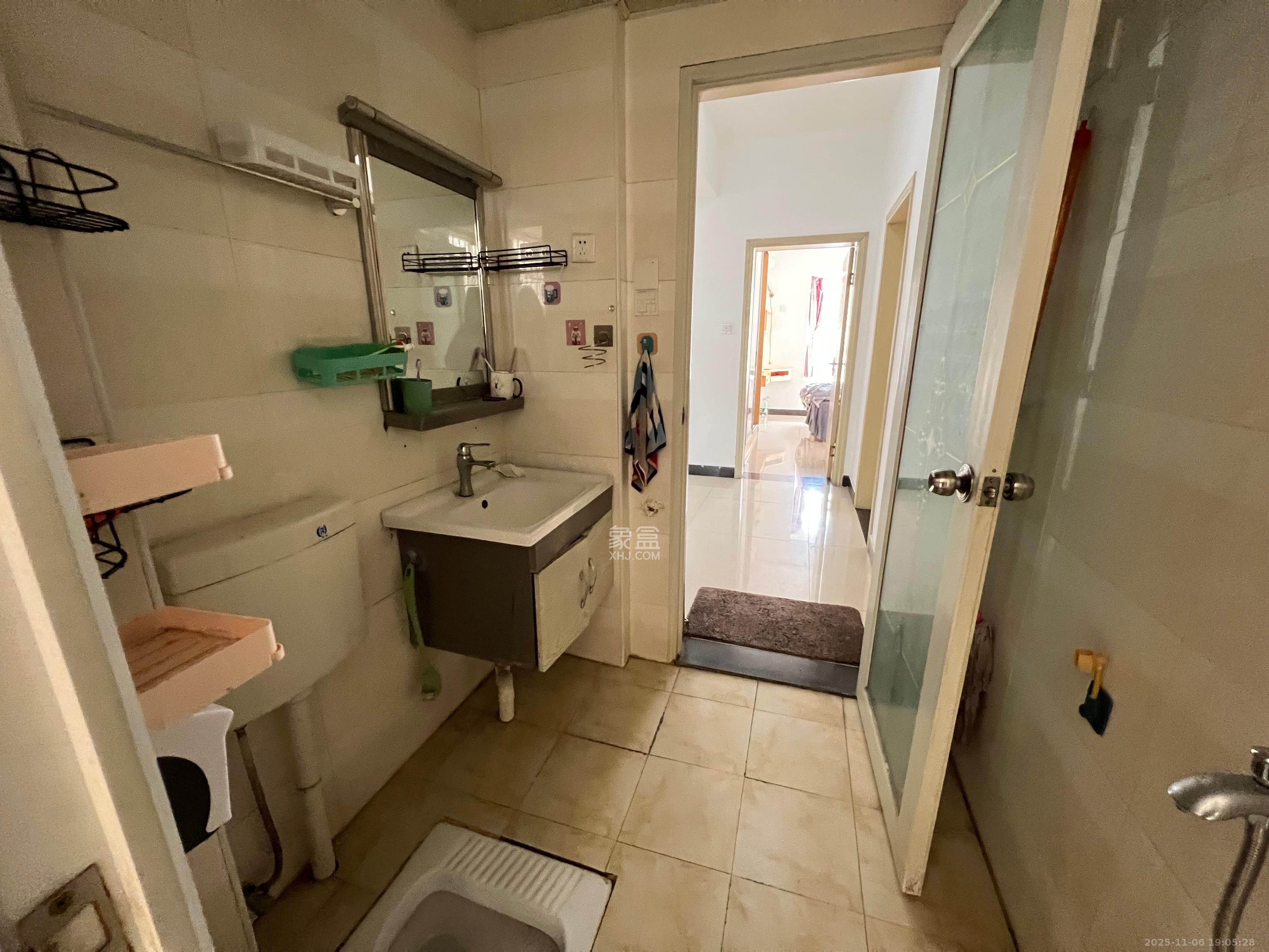 上河国际C区 3室1厅1卫 2500.0元/月 上河国际C区 3室1厅1卫 2500.0元/月室内图