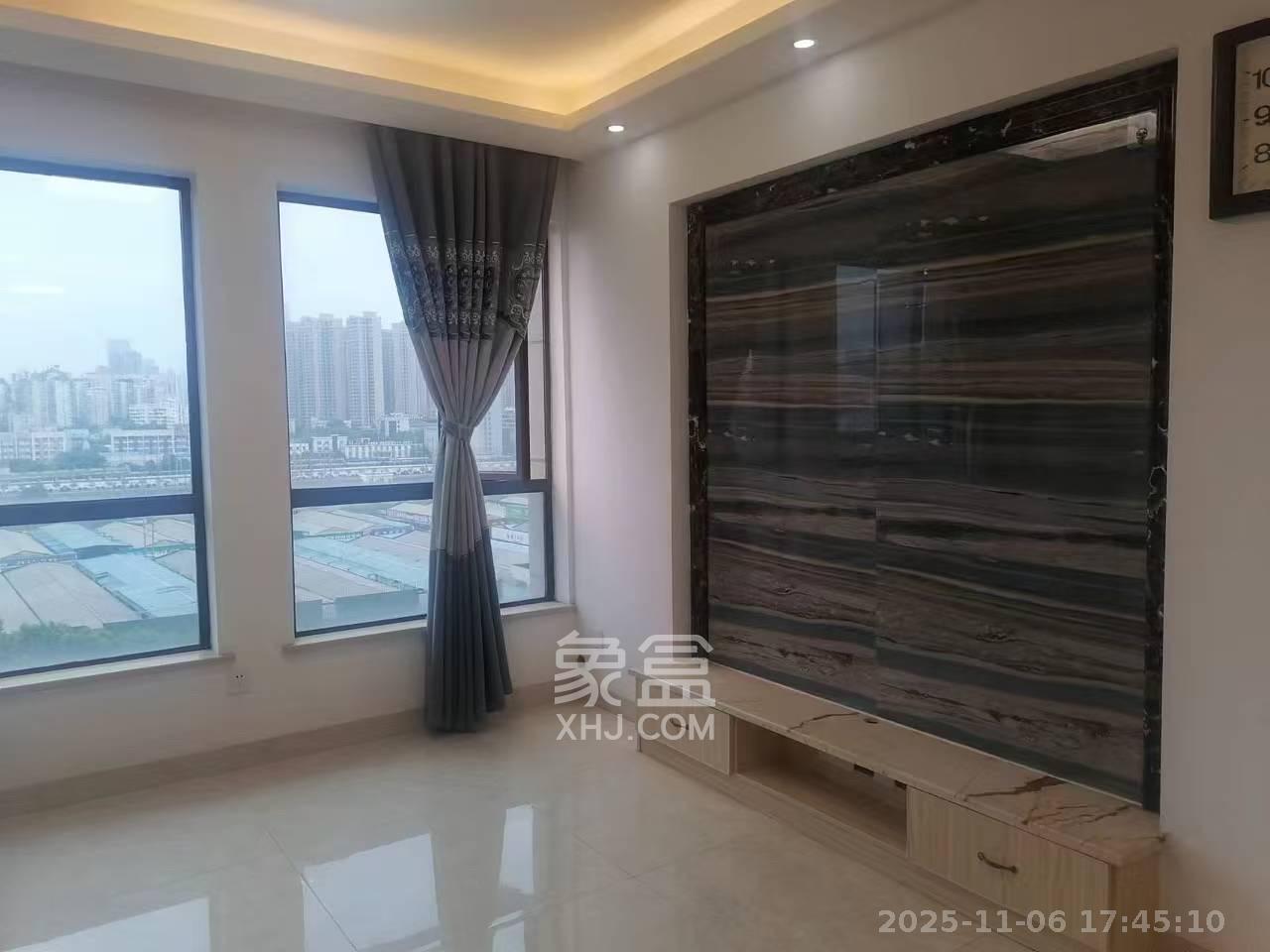 天下一家  2室2厅1卫    2200.0元/月室内图