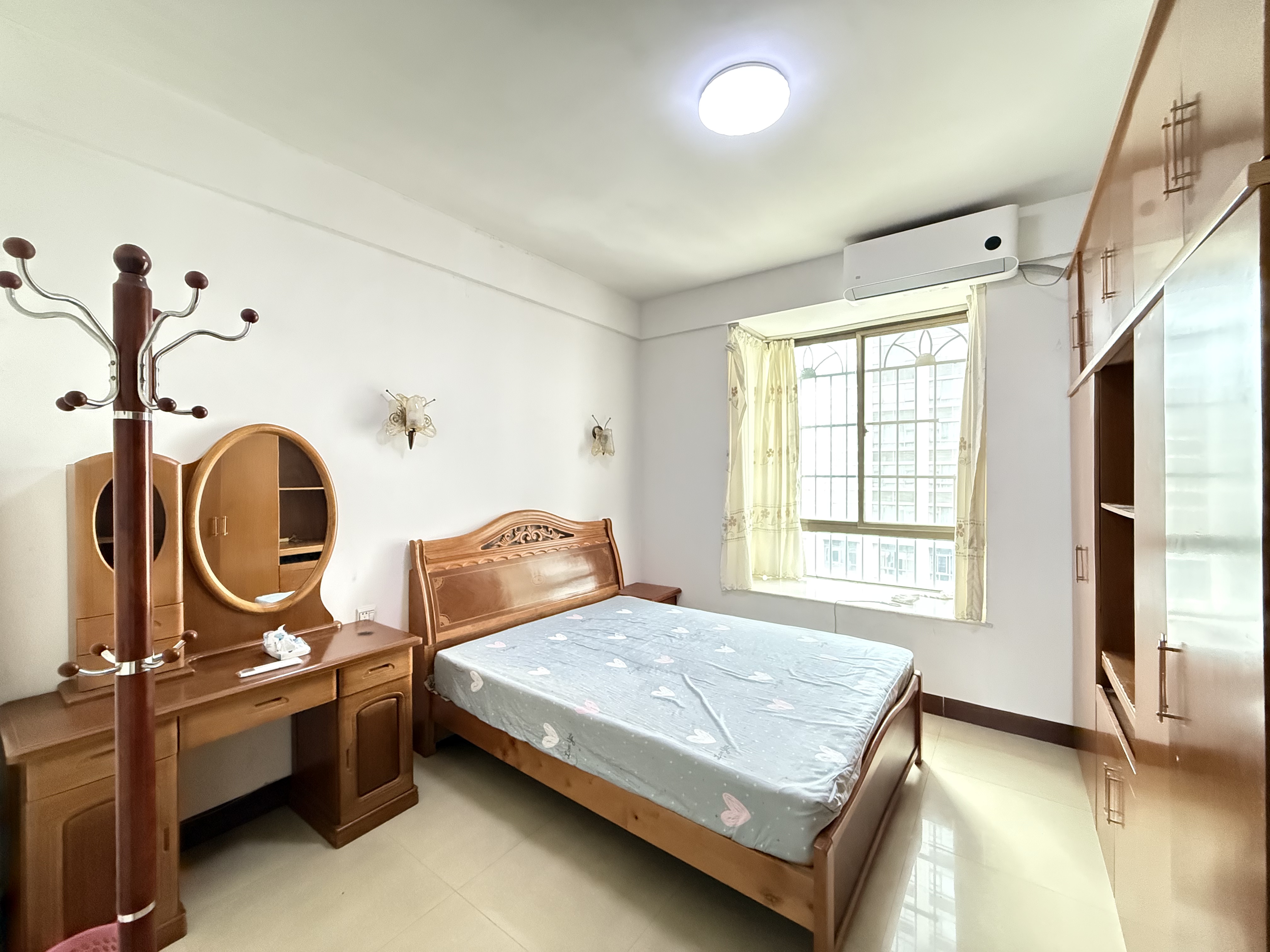 北方万银花园二期 3室2厅2卫 2600.0元/月 北方万银花园二期 3室2厅2卫 2600.0元/月室内图