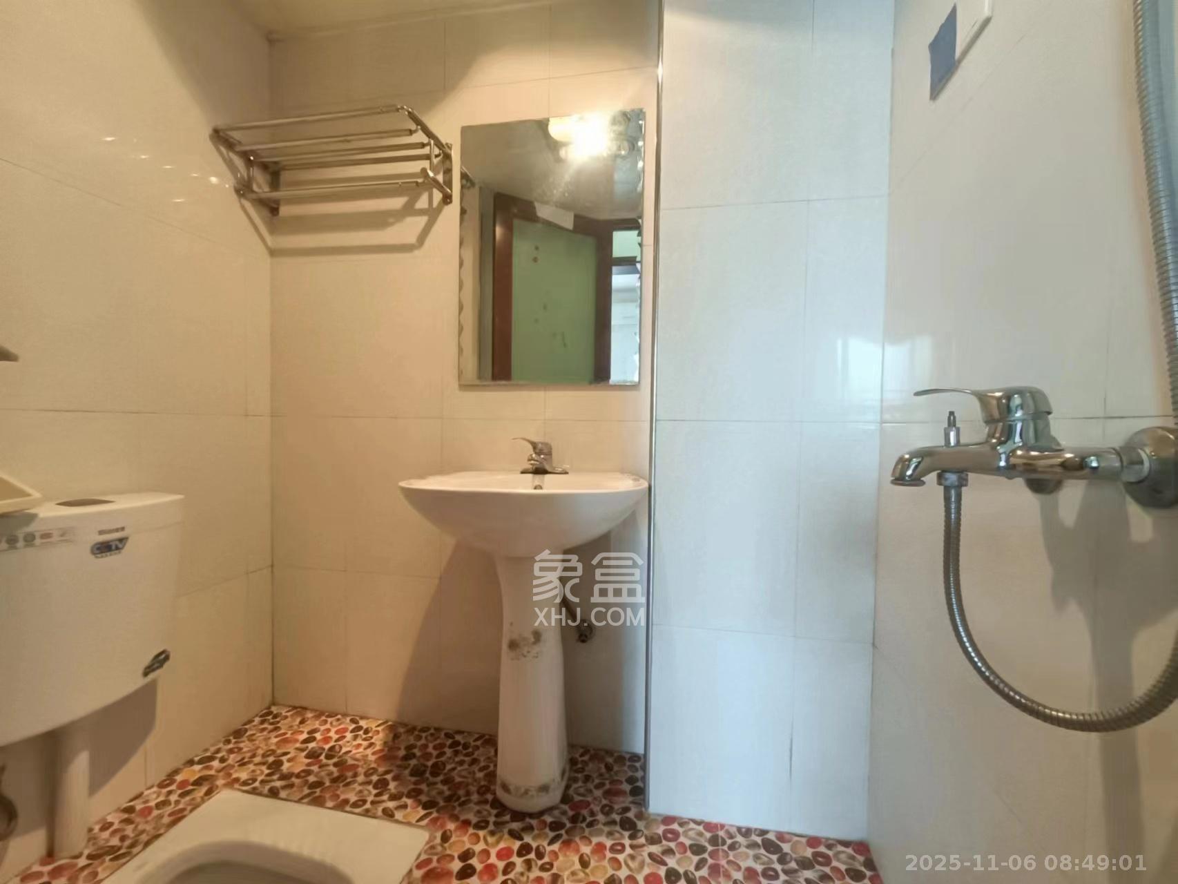 新芙蓉之都 3室1厅1卫 2400.0元/月 新芙蓉之都 3室1厅1卫 2400.0元/月室内图