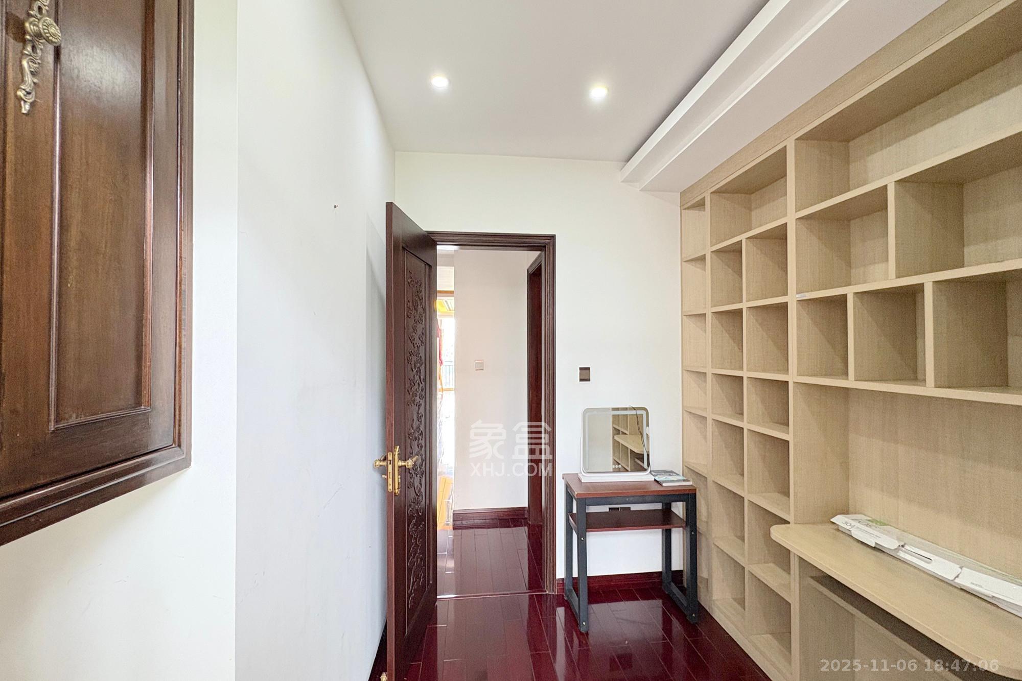 向阳门第  4室2厅2卫    198.0万其他