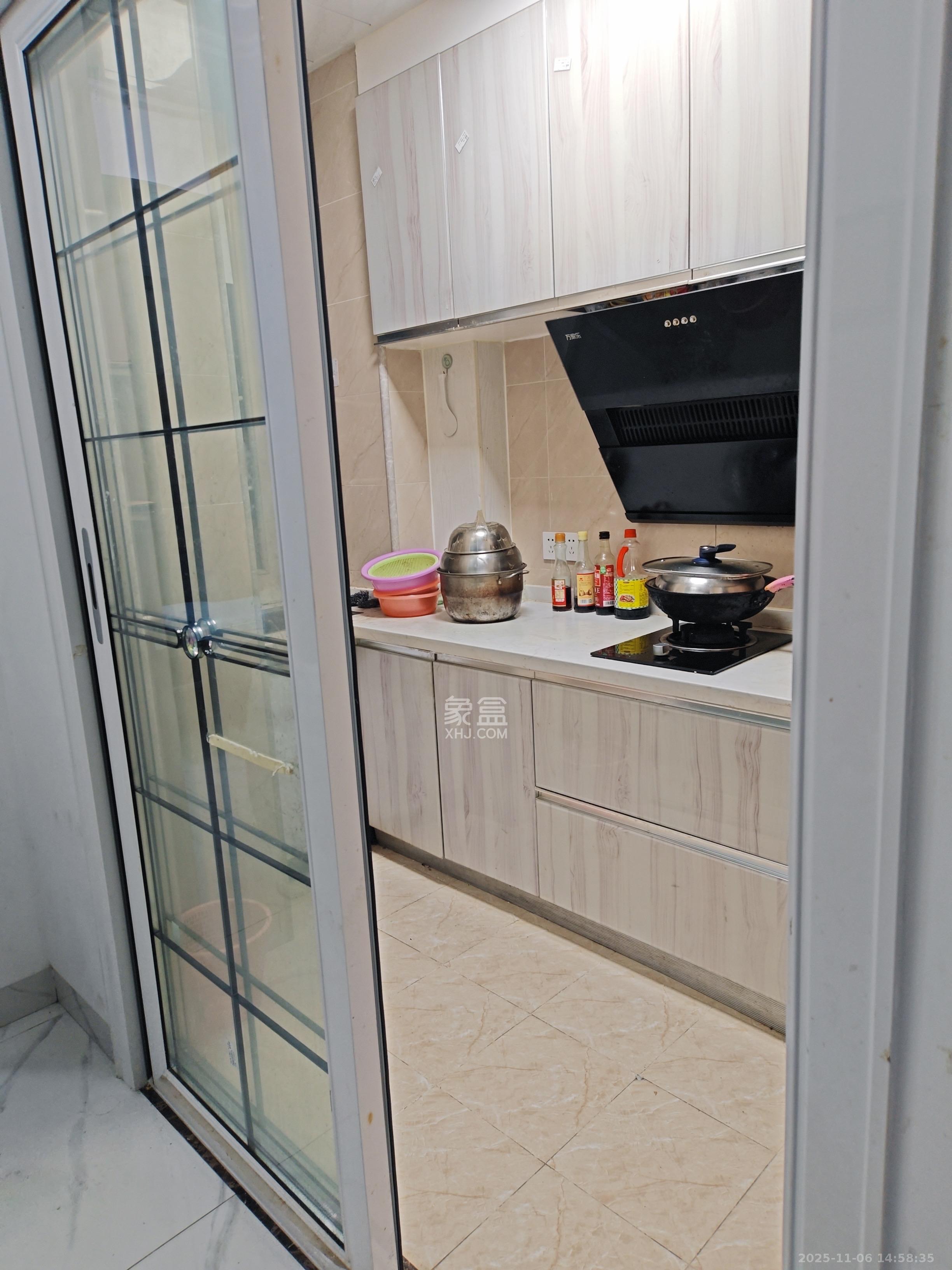 辉宏橄榄城  1室1厅1卫    1550.0元/月室内图